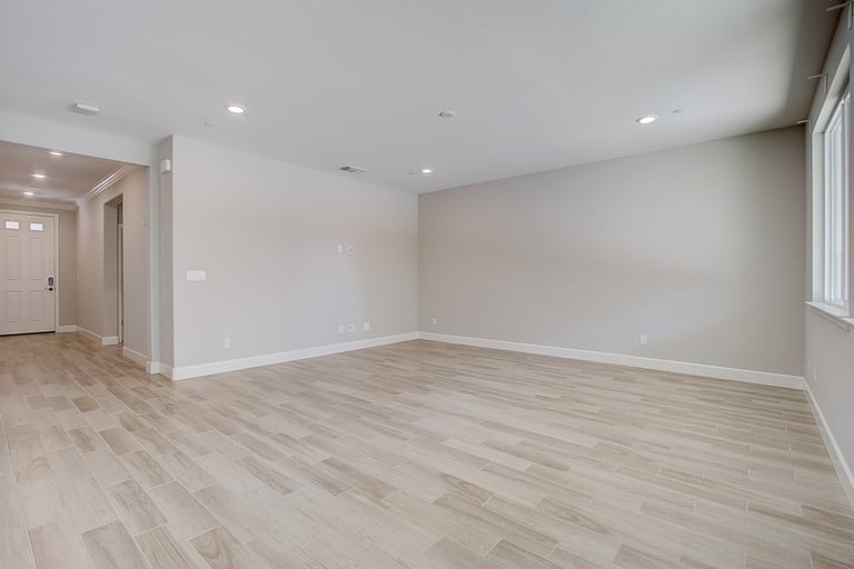 Photo 14 of 30 - 1914 Herrera Dr, Woodland, CA 95776