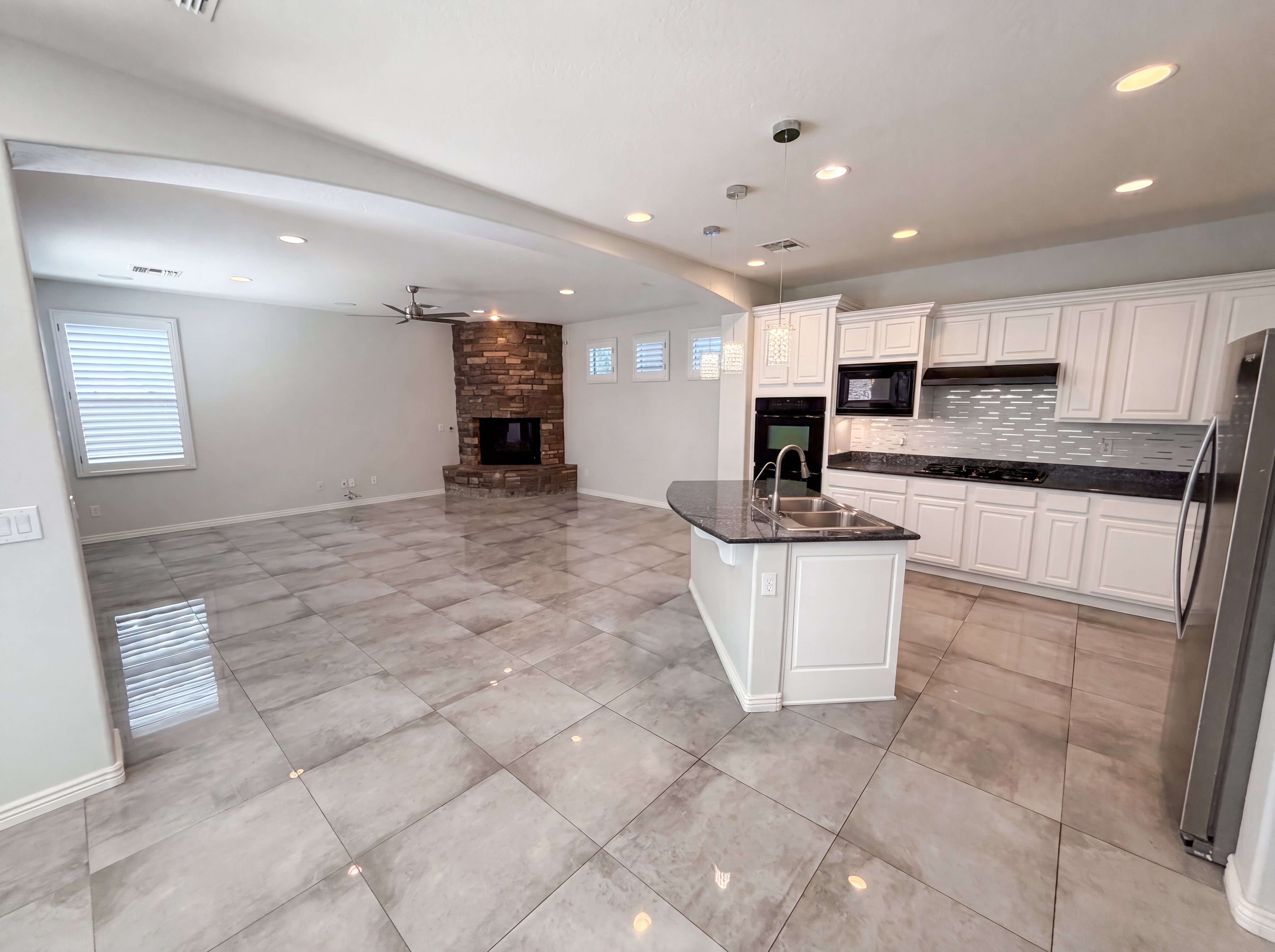 Photo 9 of 35 of 550 S Emerson St, Chandler, AZ