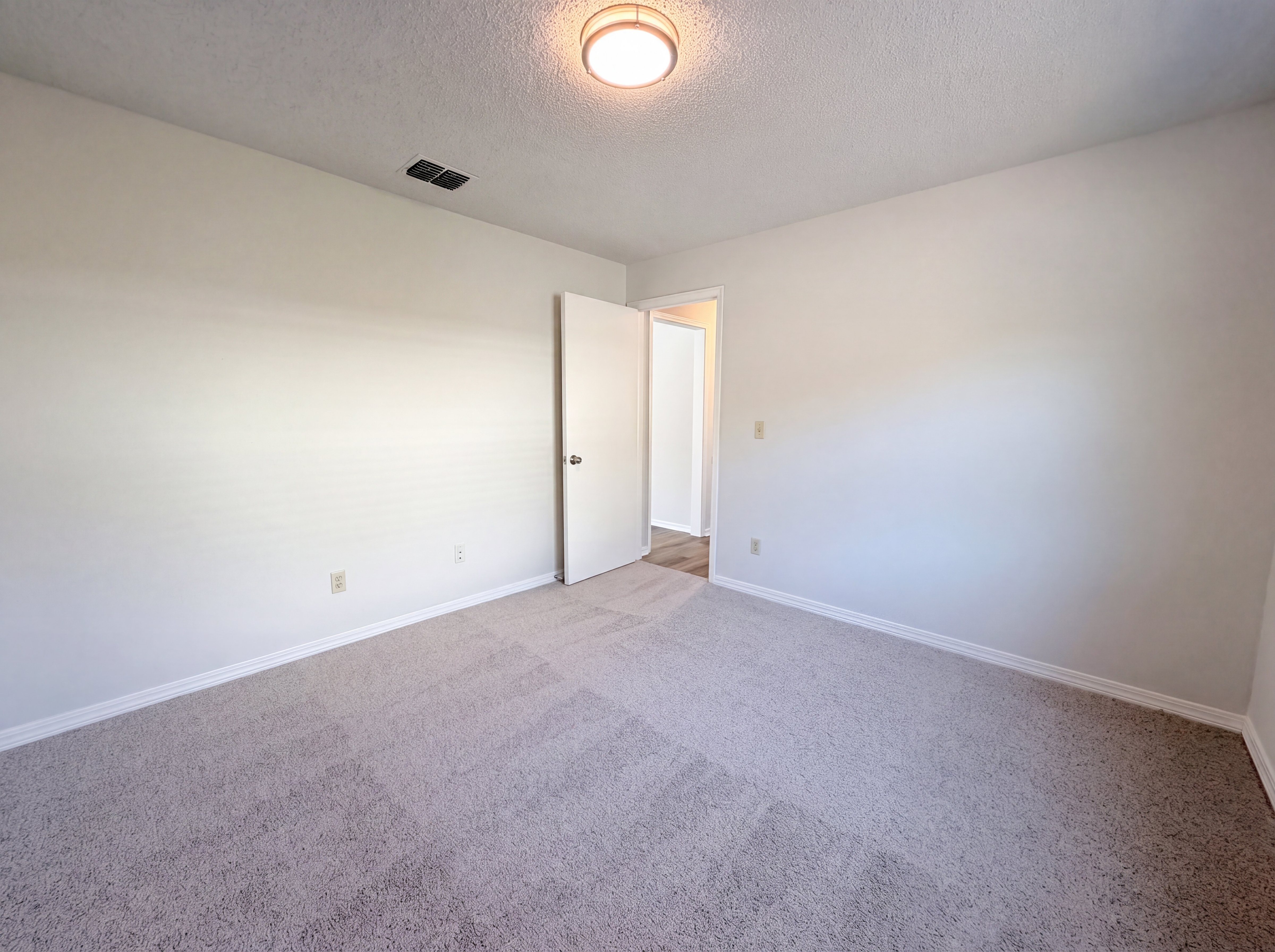Photo 11 of 18 of 2621 Sandlewood Cir, Orange Park, FL