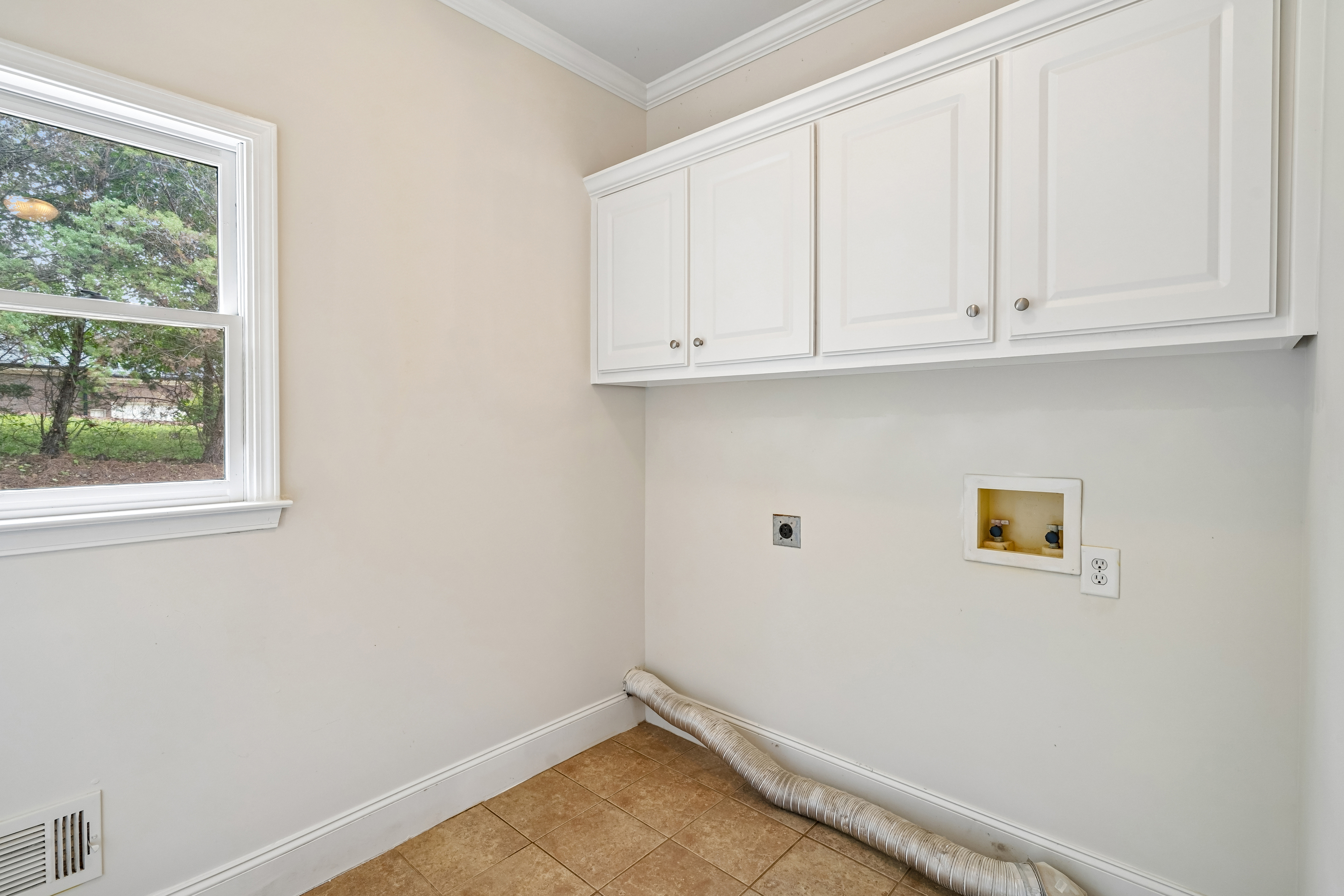 Photo 47 of 60 of 7880 Gable Dr, Douglasville, GA