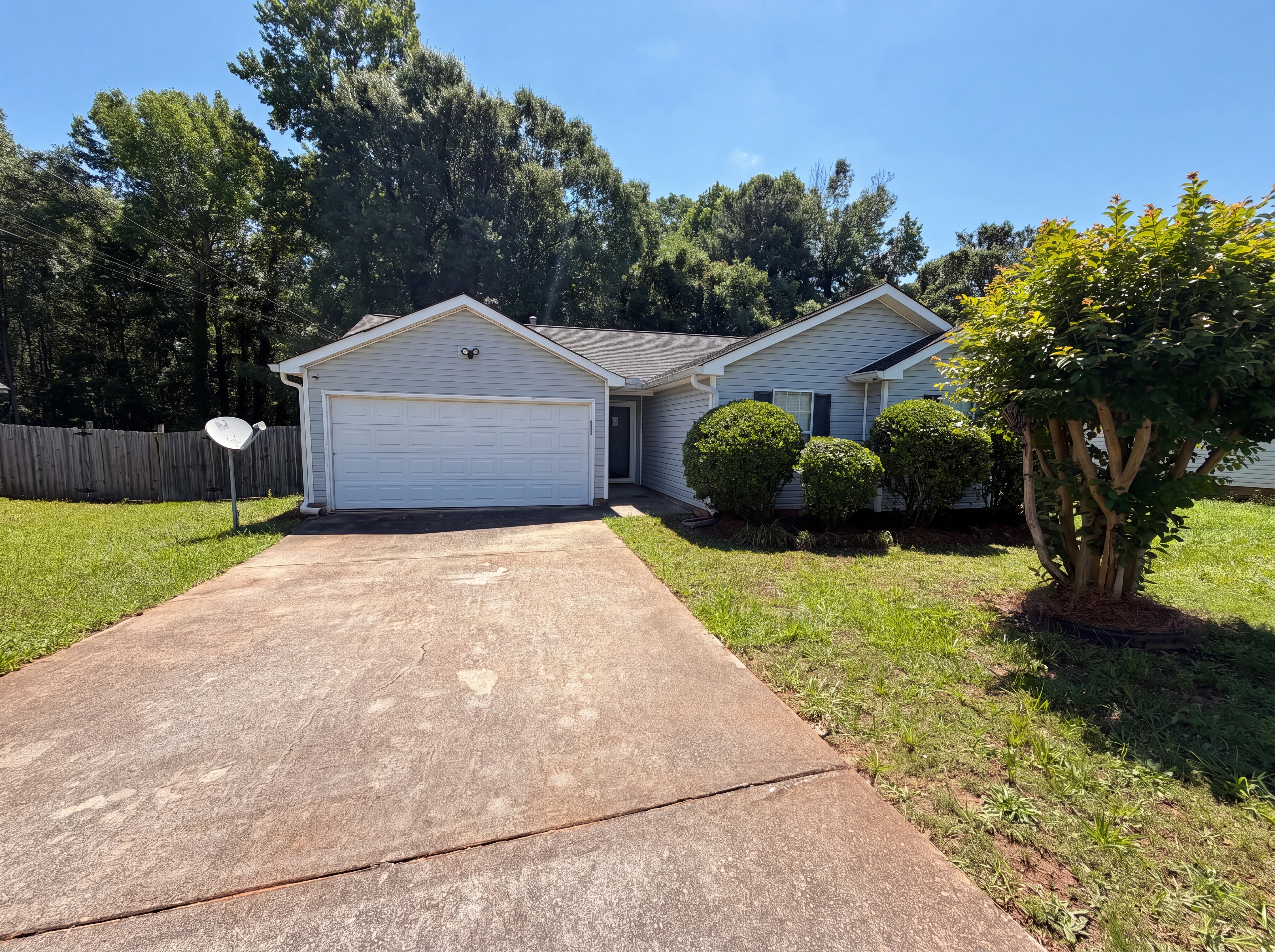 Photo 13 of 19 of 3167 River Oak Rd, Decatur, GA