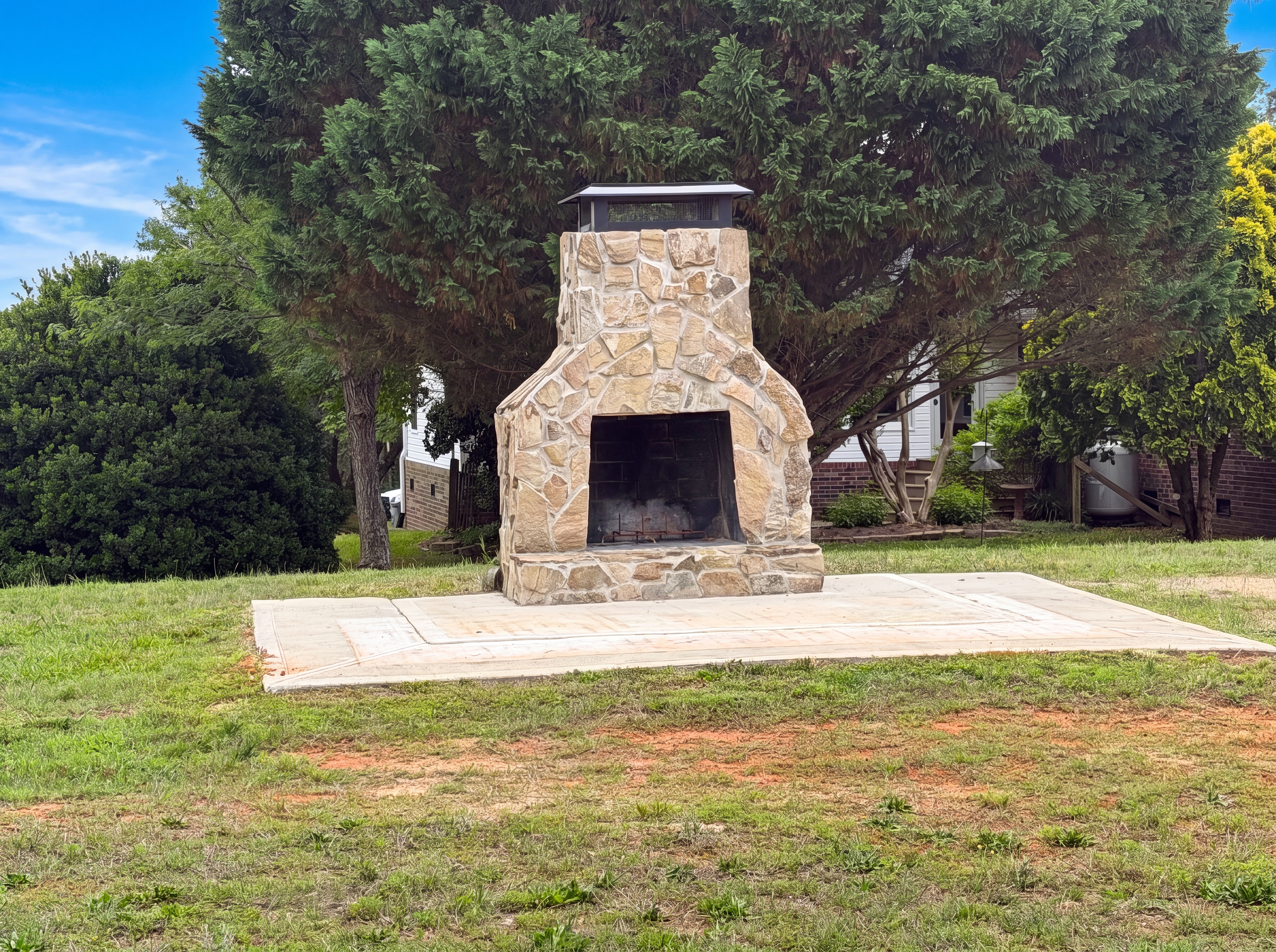Photo 18 of 22 of 1417 McBeth Dr, Kannapolis, NC