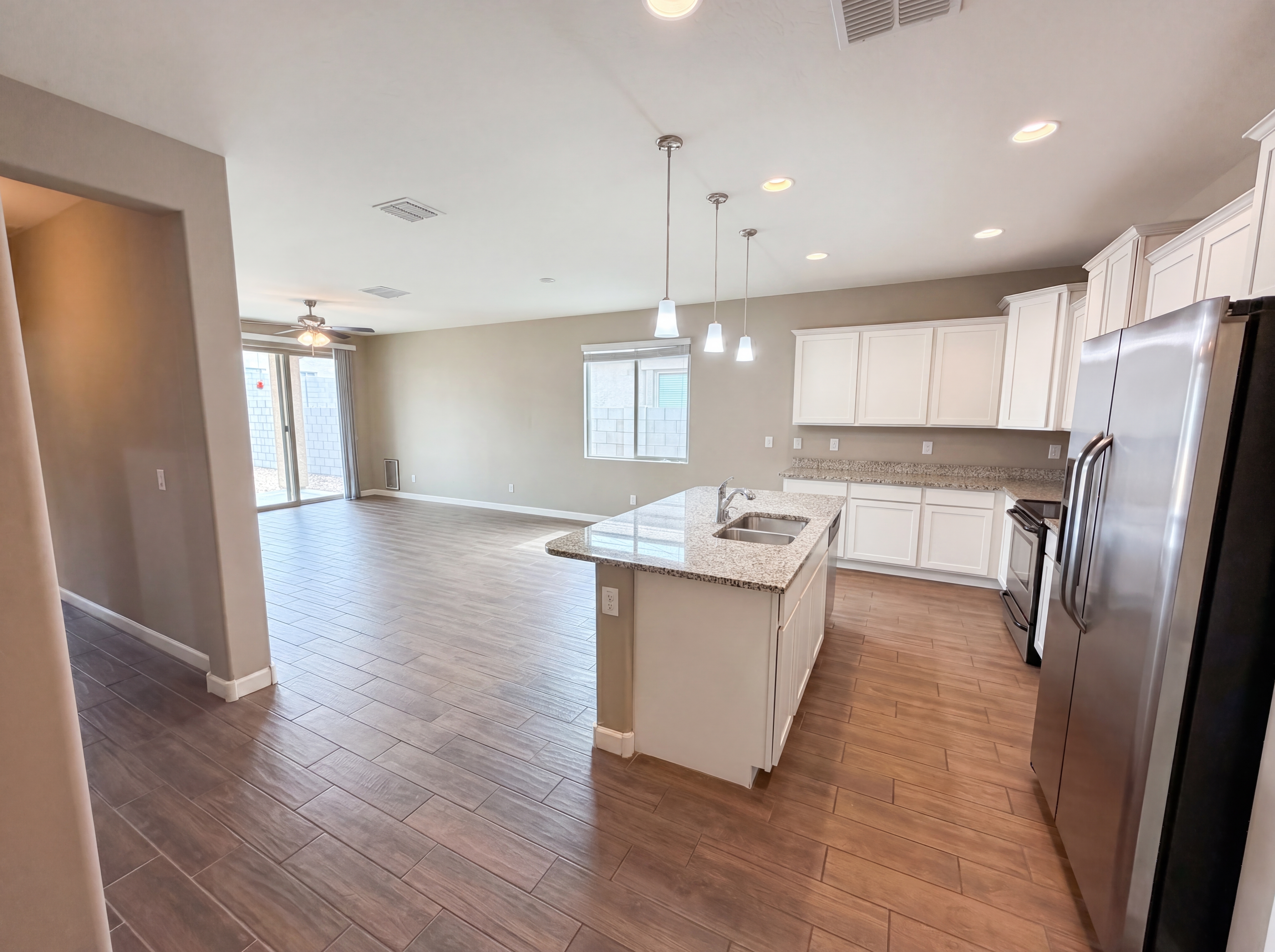 Photo 9 of 31 of 23680 W Magnolia Dr, Buckeye, AZ