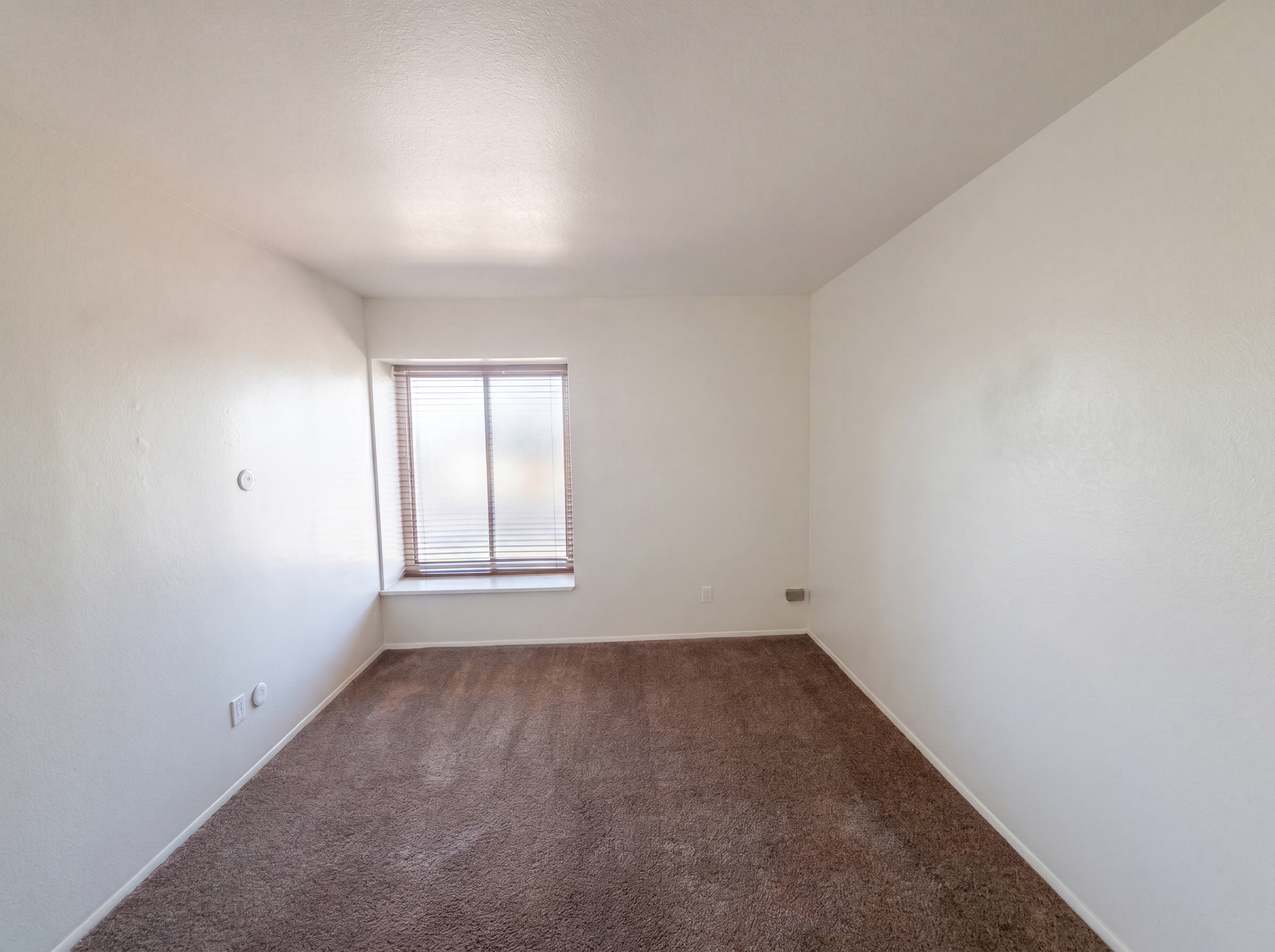 Photo 10 of 17 of 8446 N 34th Dr, Phoenix, AZ