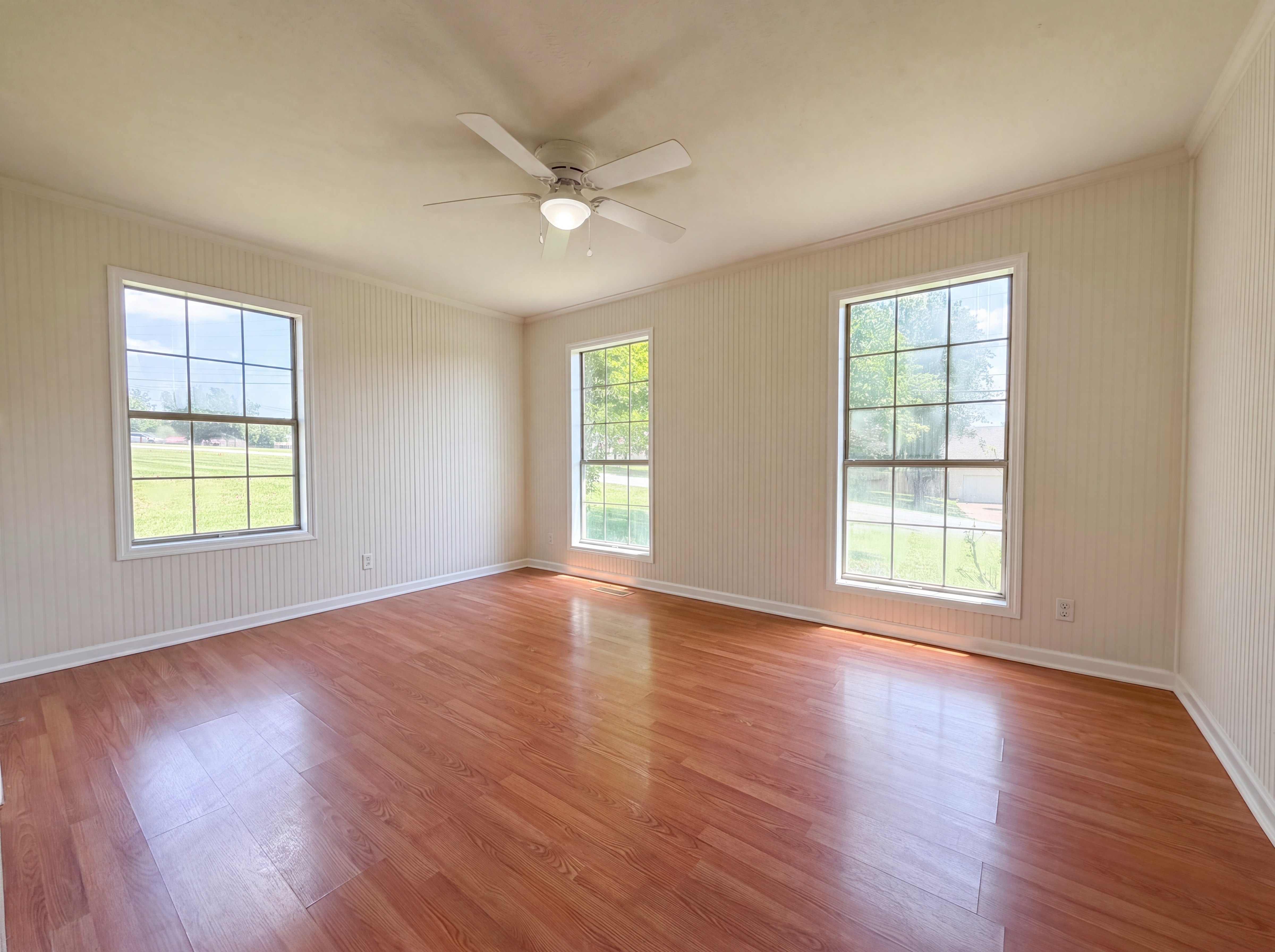 Photo 8 of 15 of 1037 Shadowbrook Dr, Greenbrier, TN