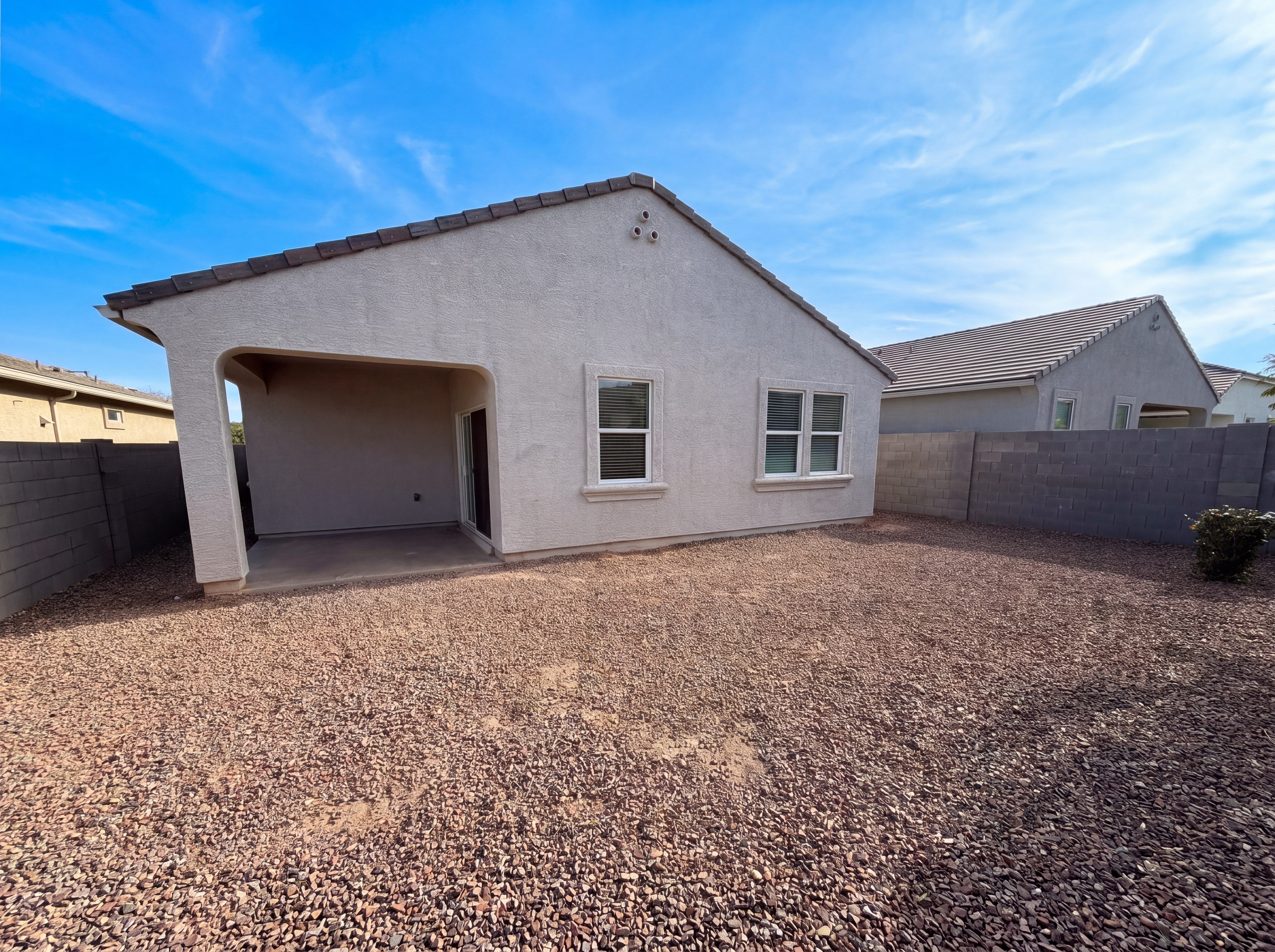 Photo 6 of 20 of 18616 W Desert Hollow Dr, Wittmann, AZ