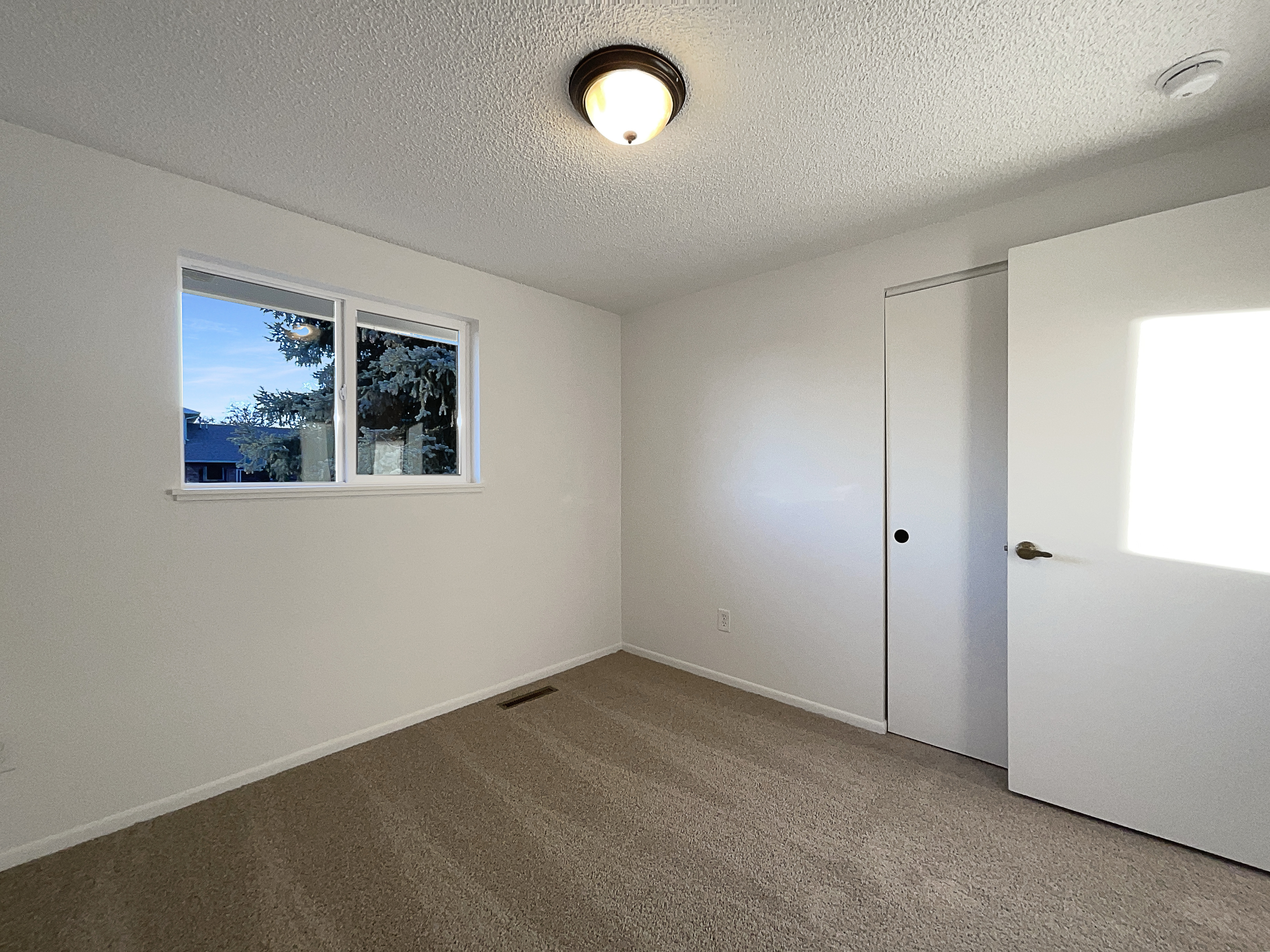 Photo 17 of 22 of 3620 N Colorado Ave, Loveland, CO