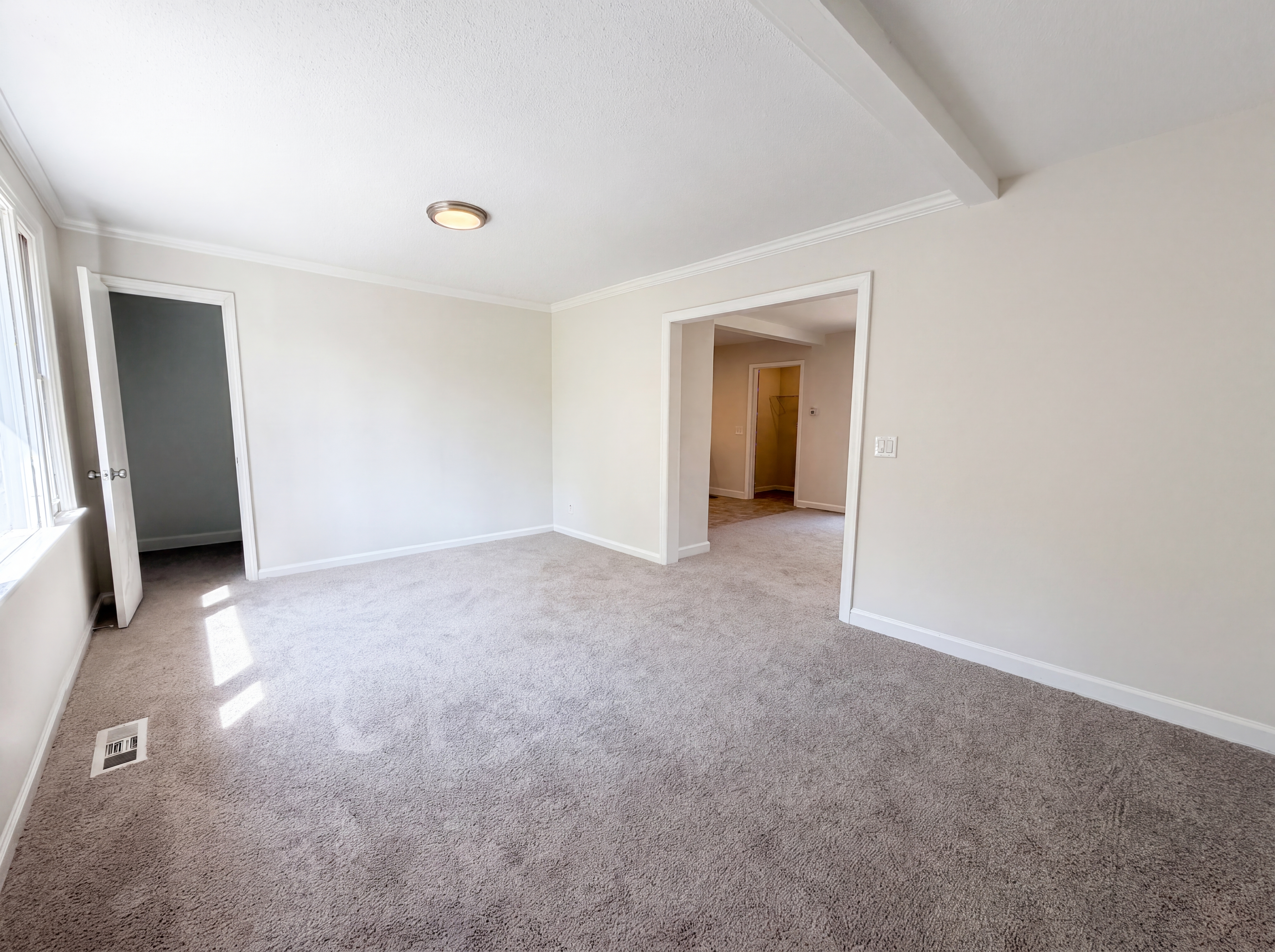 Photo 3 of 17 of 2112 Axson St, Cayce, SC