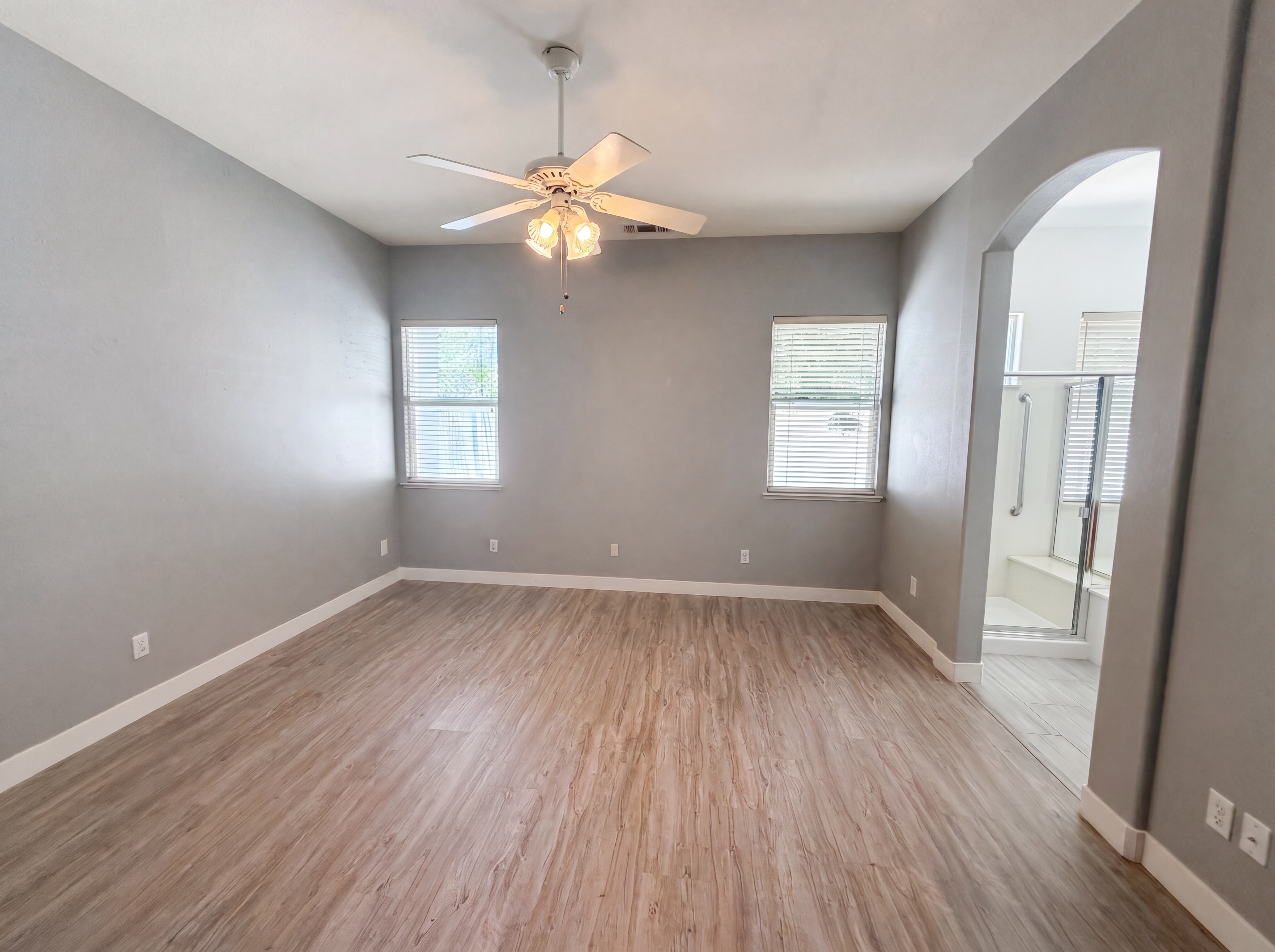 Photo 4 of 28 of 3309 Mokelumne Ct, Modesto, CA