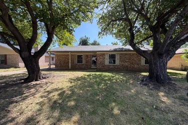 Exterior photo of 1136 Kris St