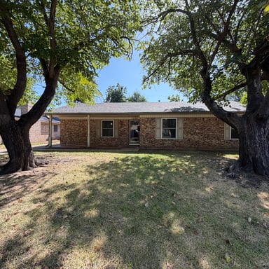 Property photo 1 of 1136 Kris St