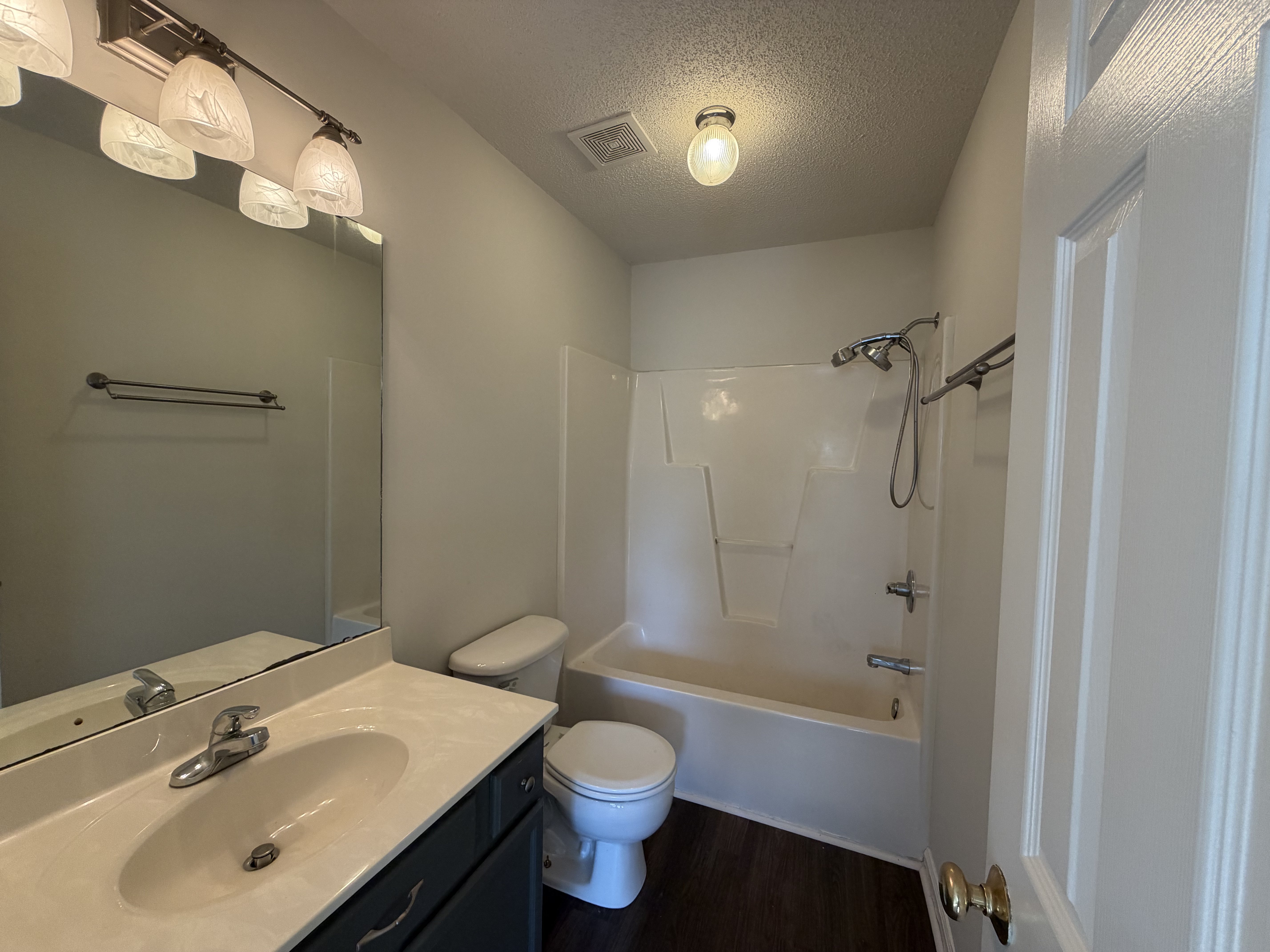 Photo 13 of 19 of 3888 Courtland Cir, Thomasville, NC