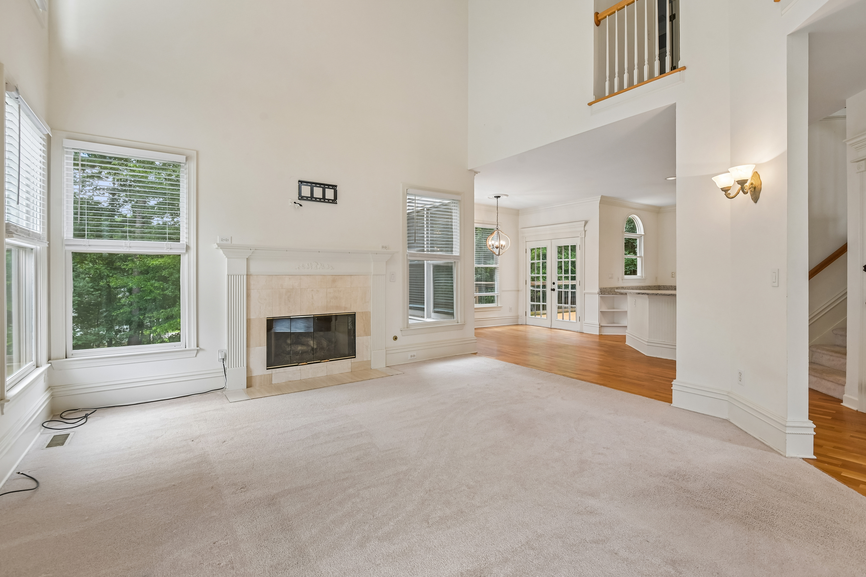 Photo 4 of 63 of 905 Yosemite Dr, Suwanee, GA