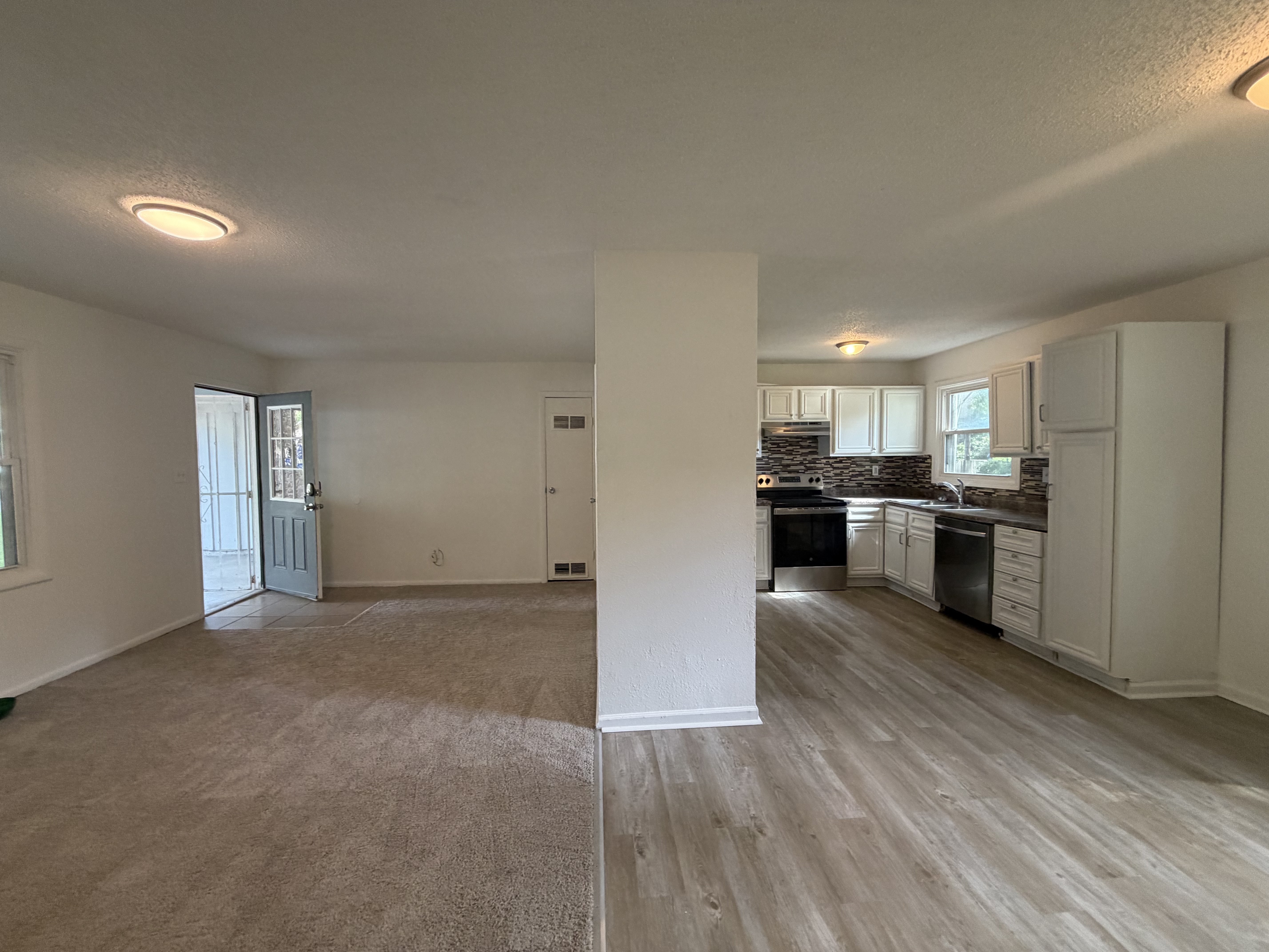 Photo 7 of 22 of 11121 Herrick Ave, Kansas City, MO