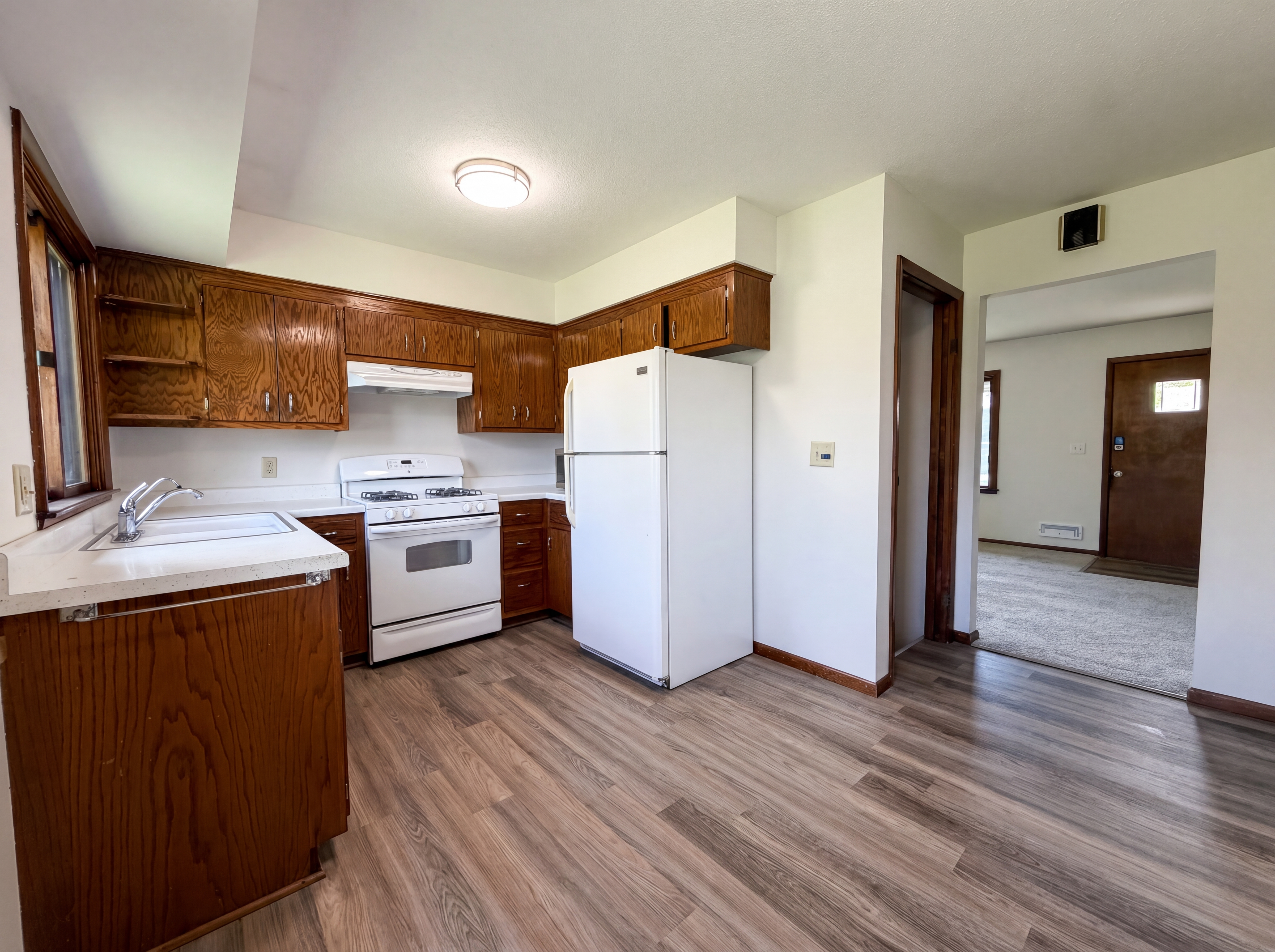 Photo 6 of 16 of 8183 Henslowe Ave S, Cottage Grove, MN