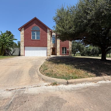 Property photo 1 of 107 S Creek Dr