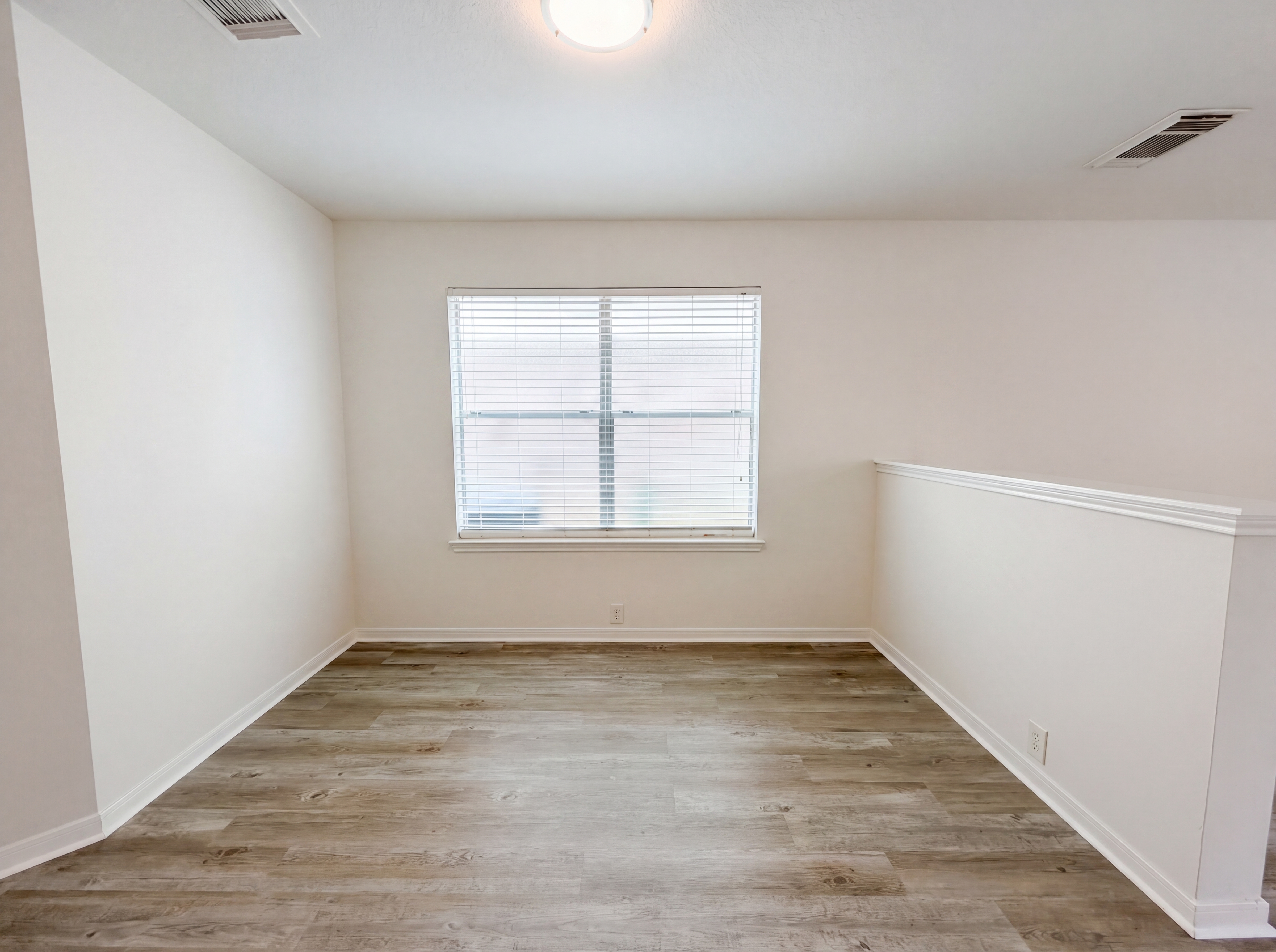 Photo 11 of 23 of 11918 Sonora Springs Dr, Tomball, TX