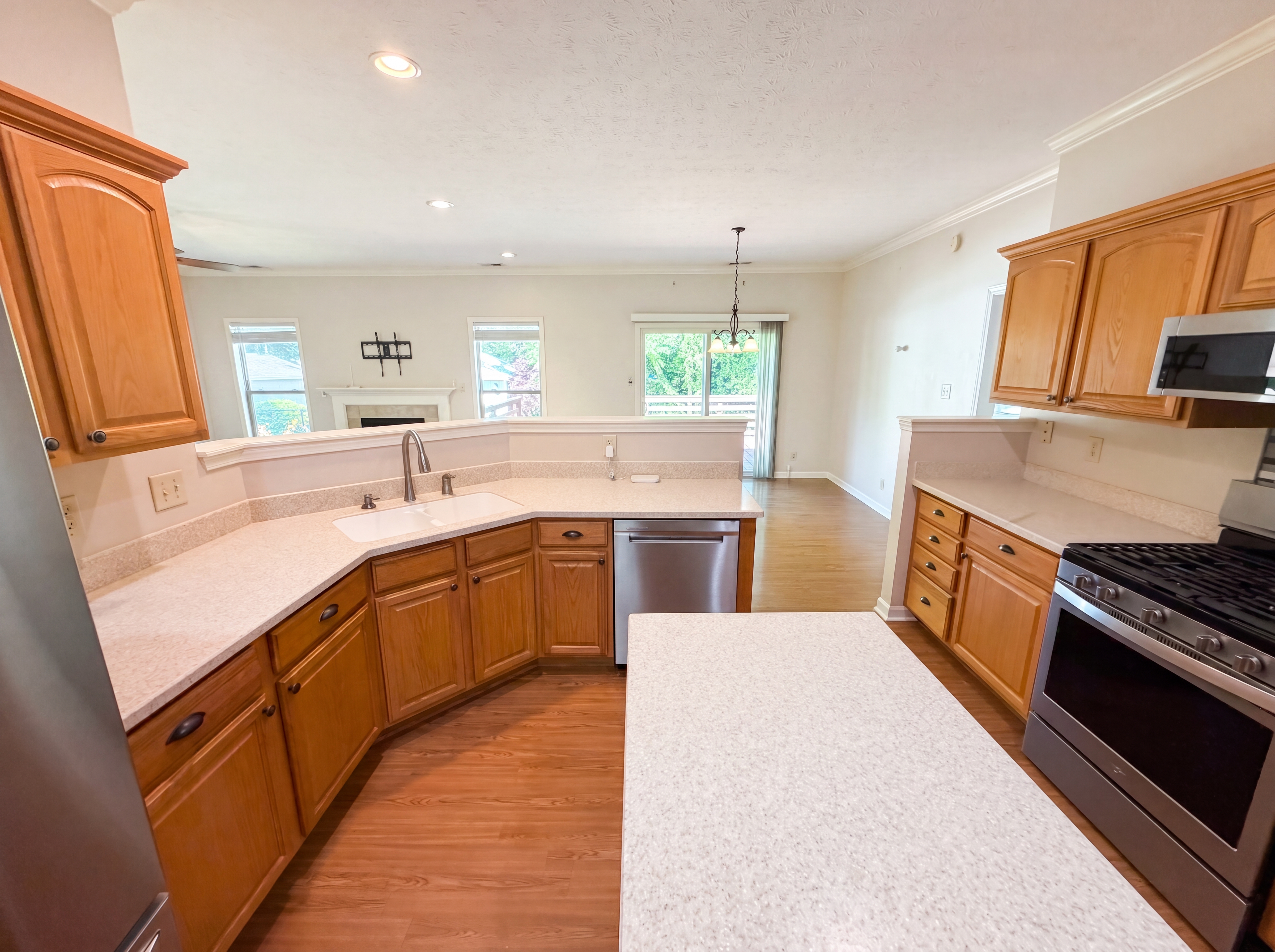 Photo 2 of 23 of 7954 Arvada Pl, Indianapolis, IN