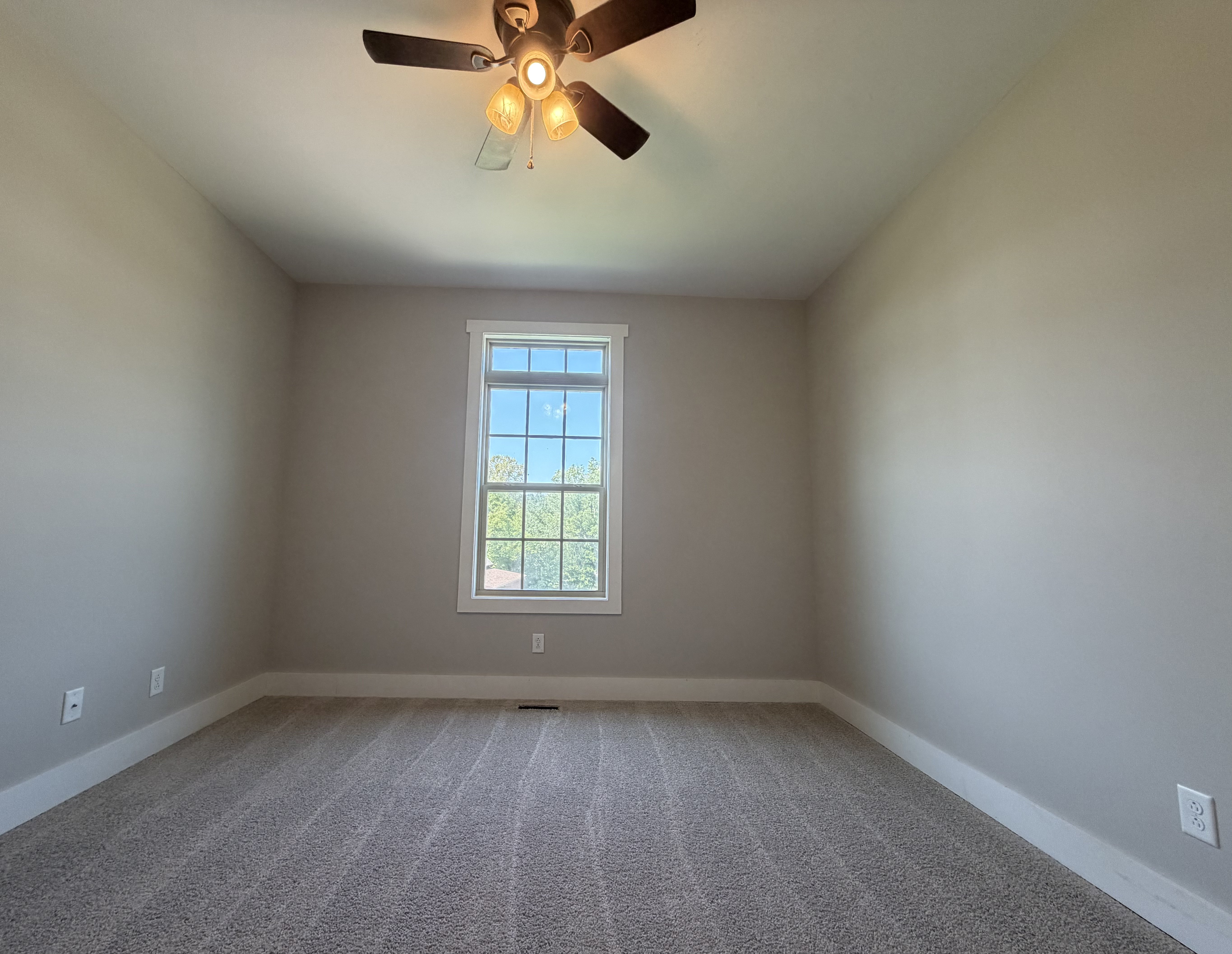 Photo 17 of 24 of 2155 Savage Creek Dr, Springfield, TN