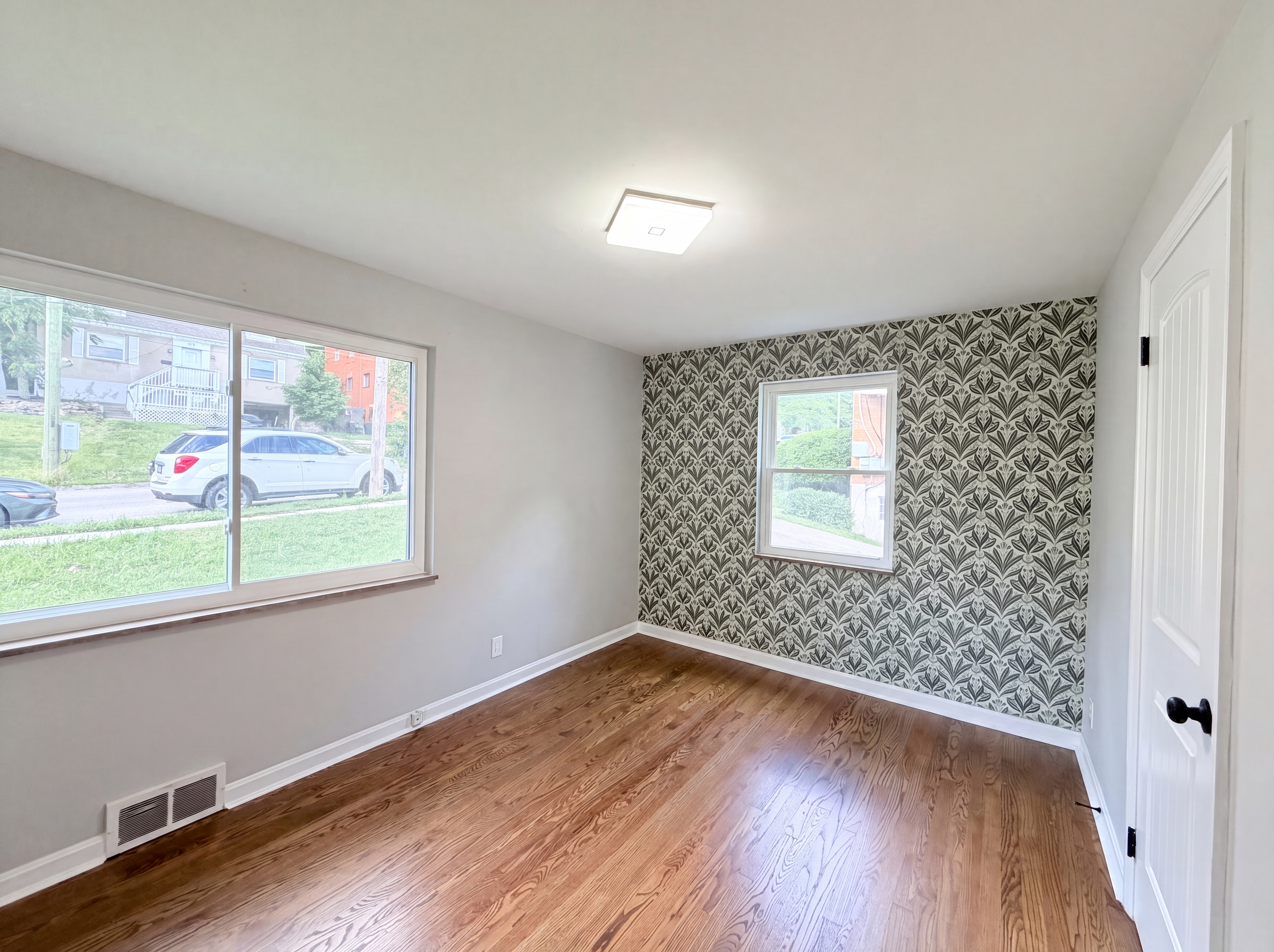 Photo 10 of 25 of 577 Lowell Ave, Cincinnati, OH