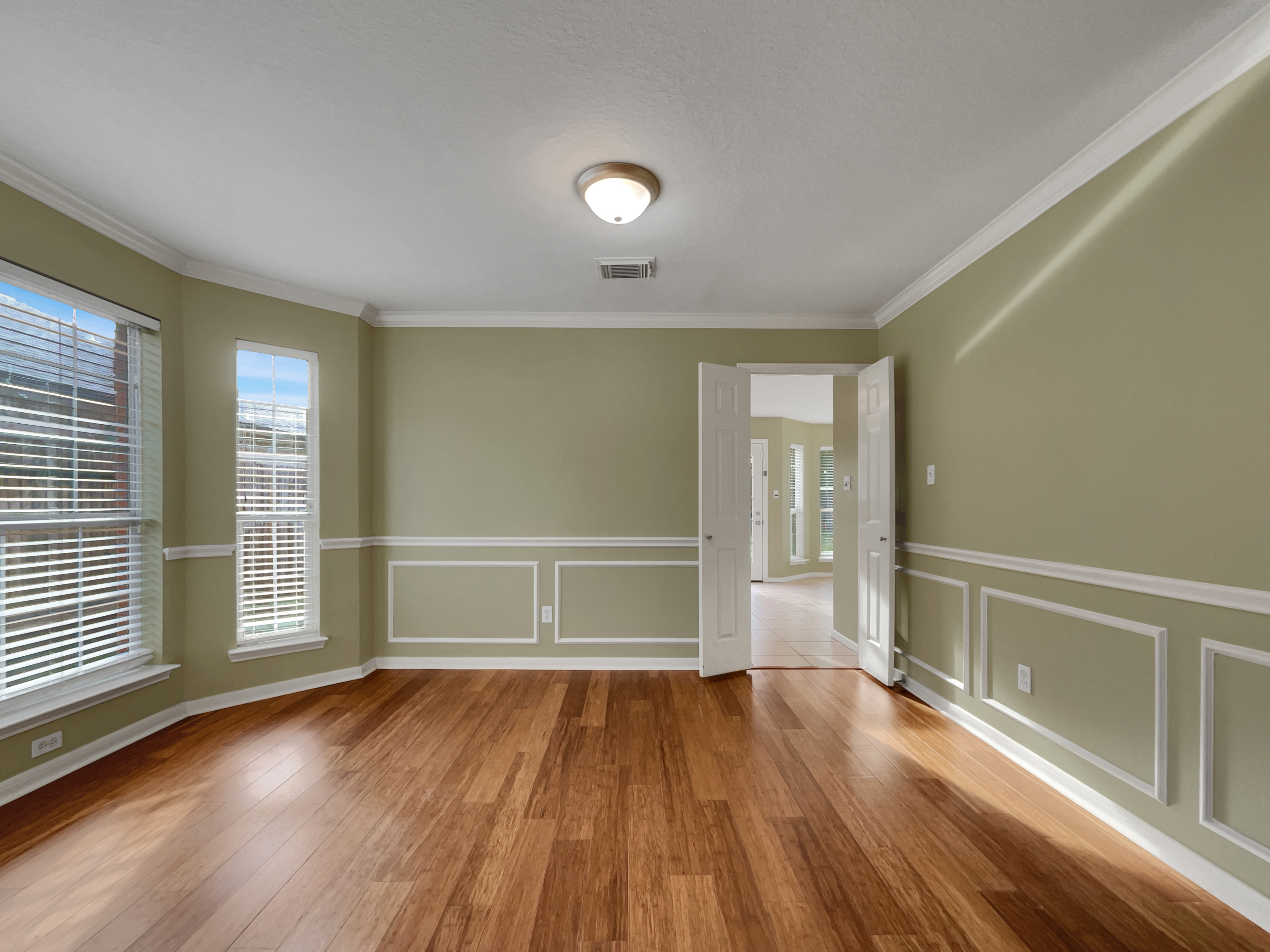 Photo 10 of 23 of 25823 Bearborough Dr, Spring, TX