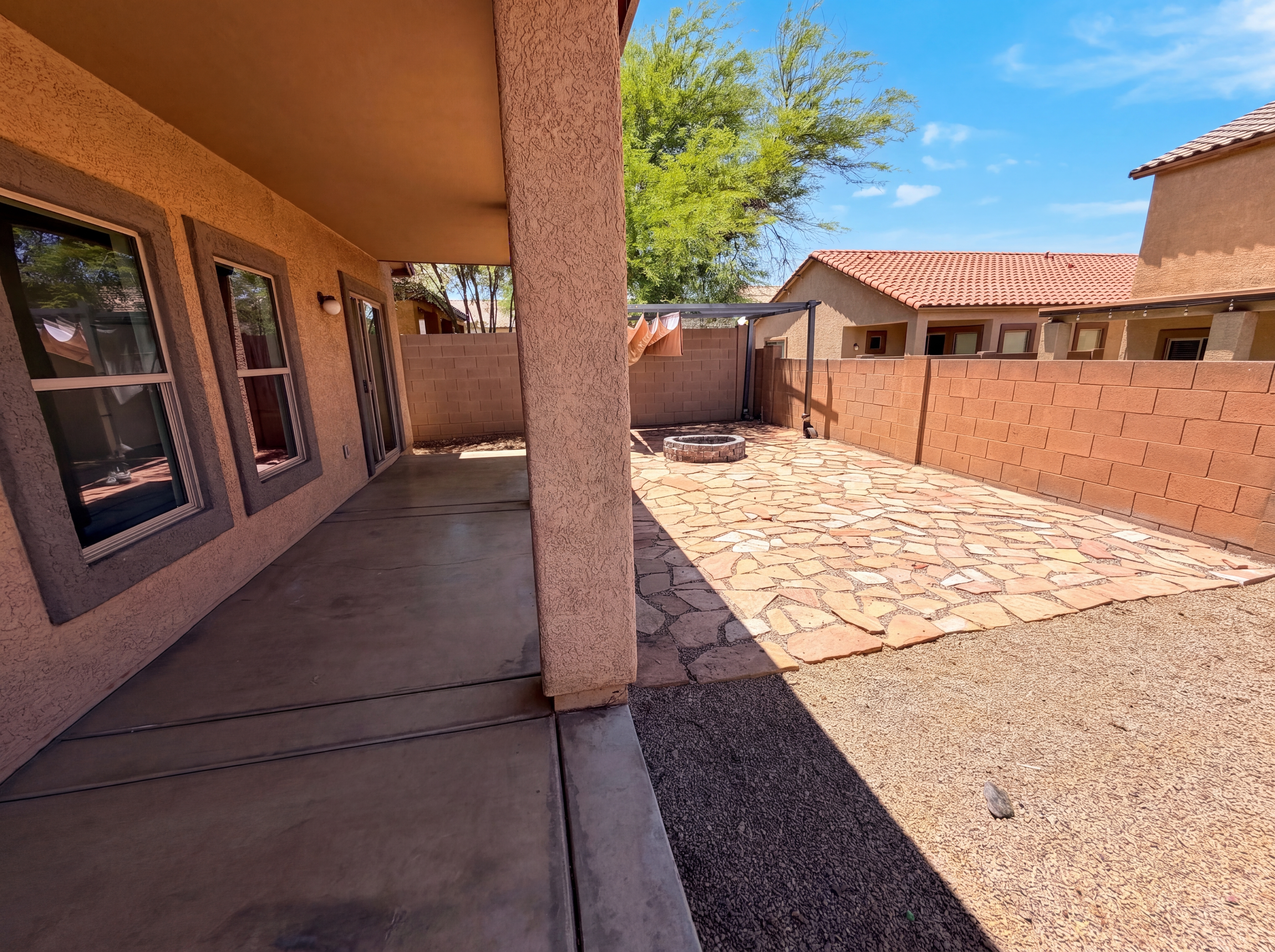 Photo 5 of 19 of 880 W Calle Valenciana, Sahuarita, AZ