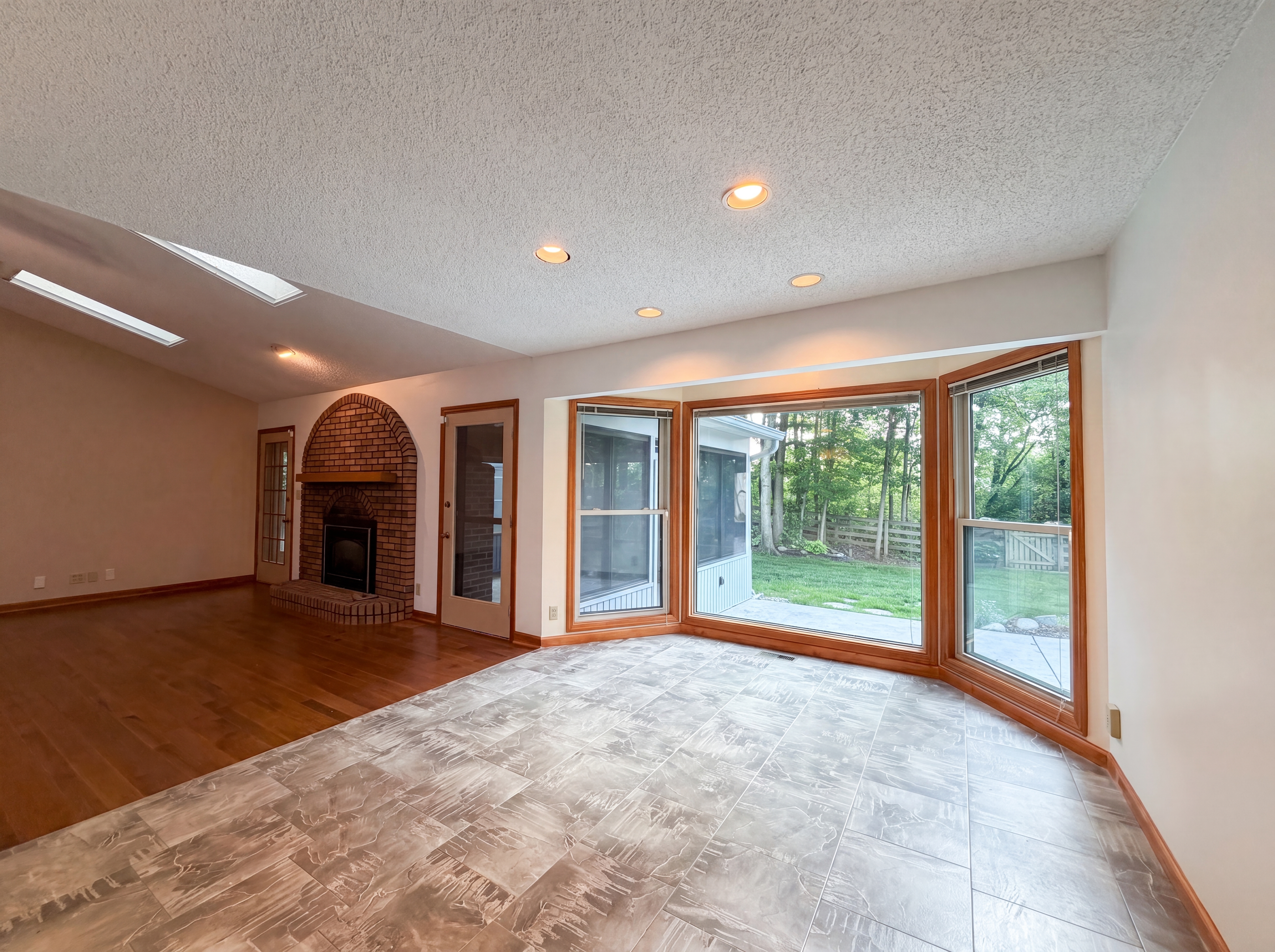 Photo 7 of 23 of 2129 Greenpine Dr, Cincinnati, OH