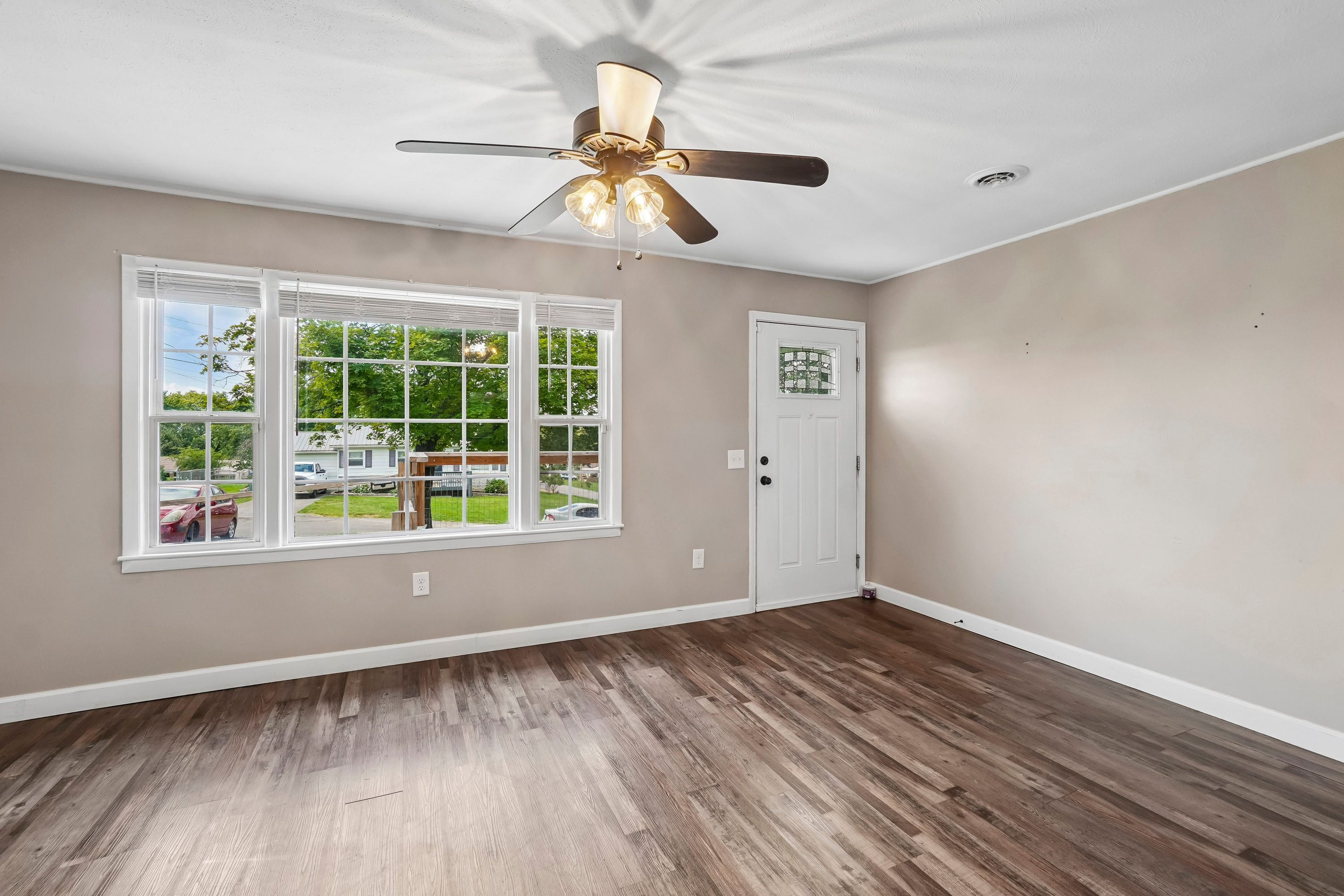 Photo 9 of 36 of 807 Hilltop Dr, Greeneville, TN