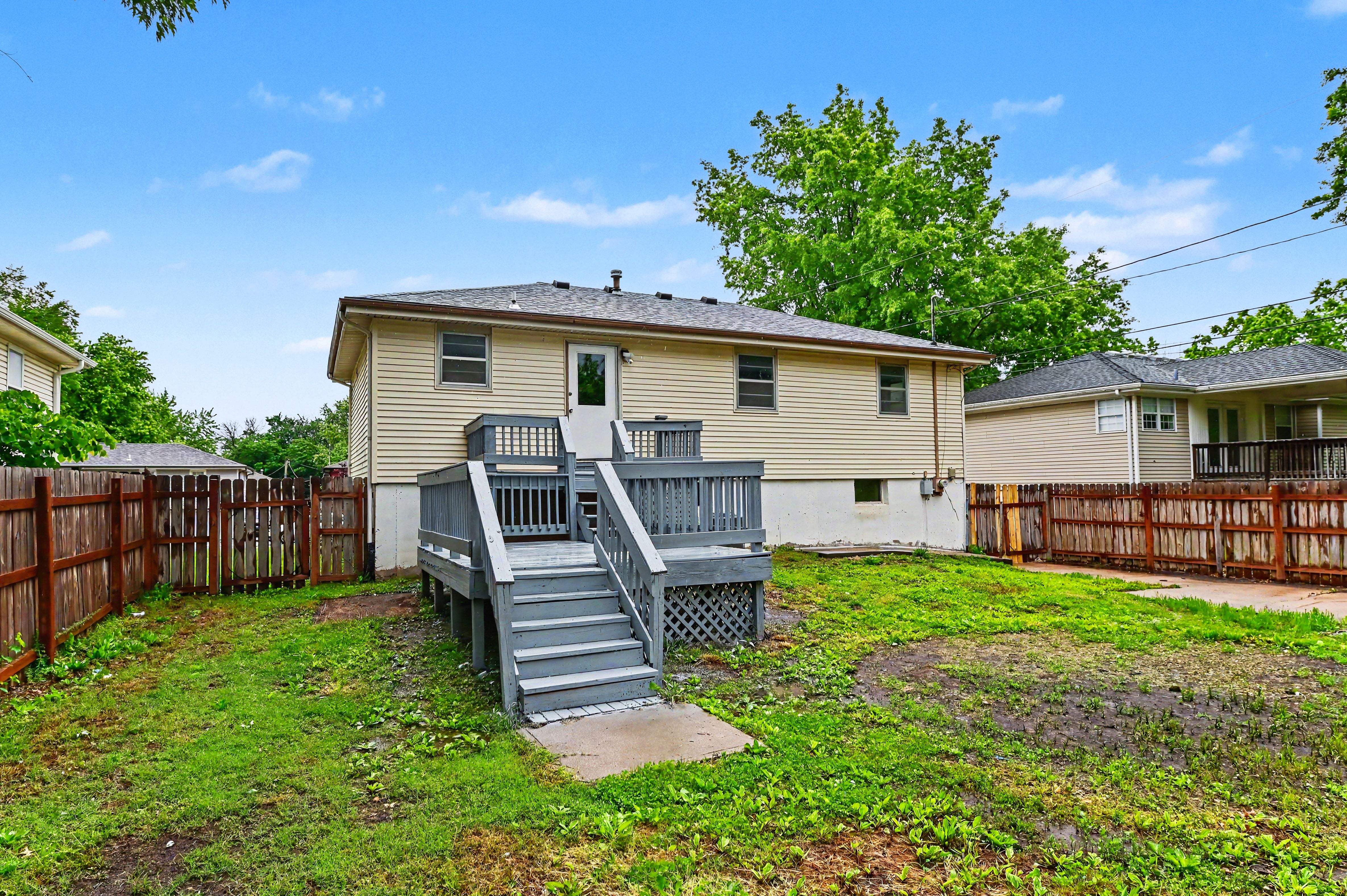 Photo 14 of 20 of 613 W Hulett St, Edgerton, KS