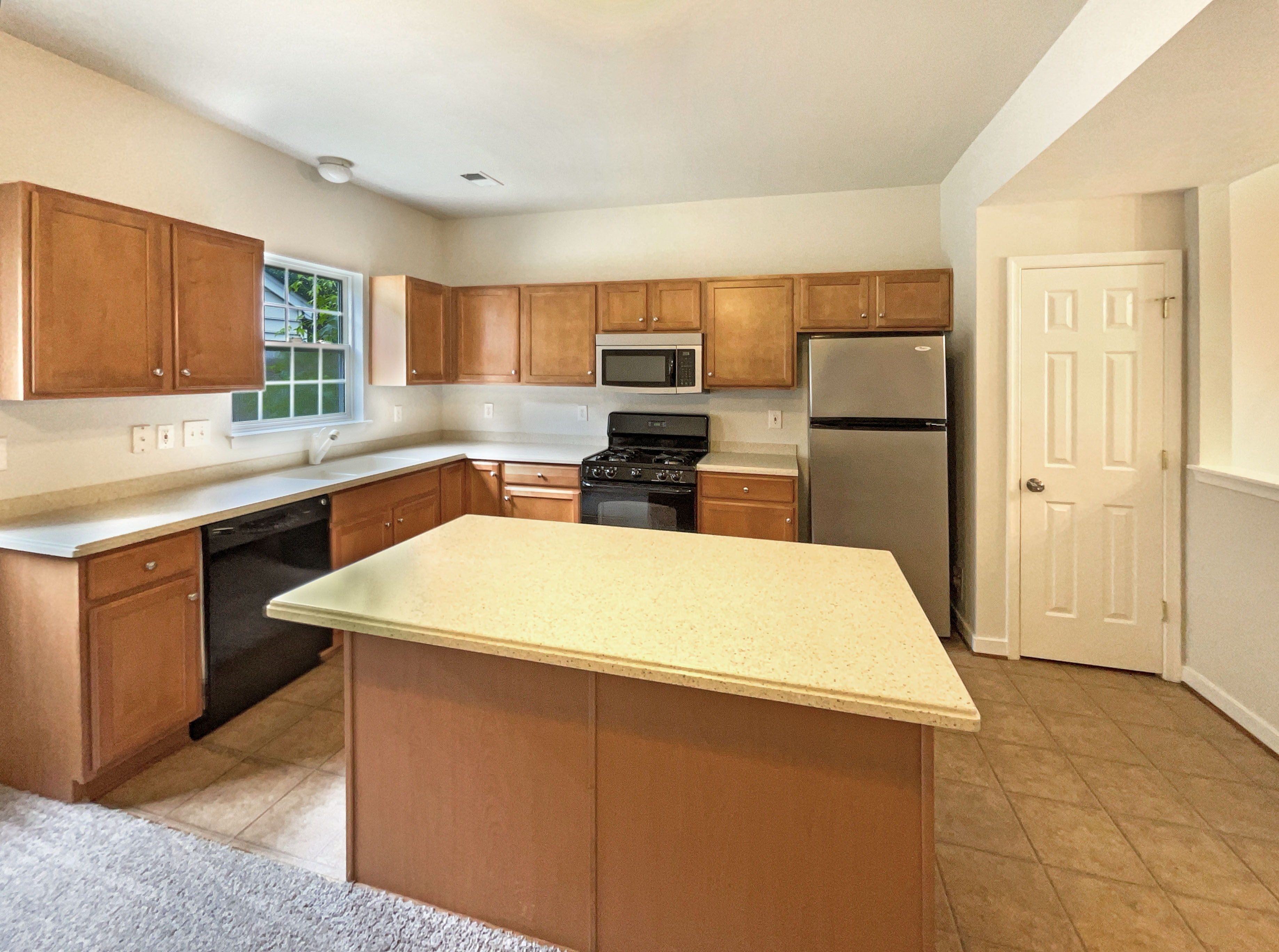 Photo 14 of 22 of 4116 Dominion Townes Cir, Richmond, VA