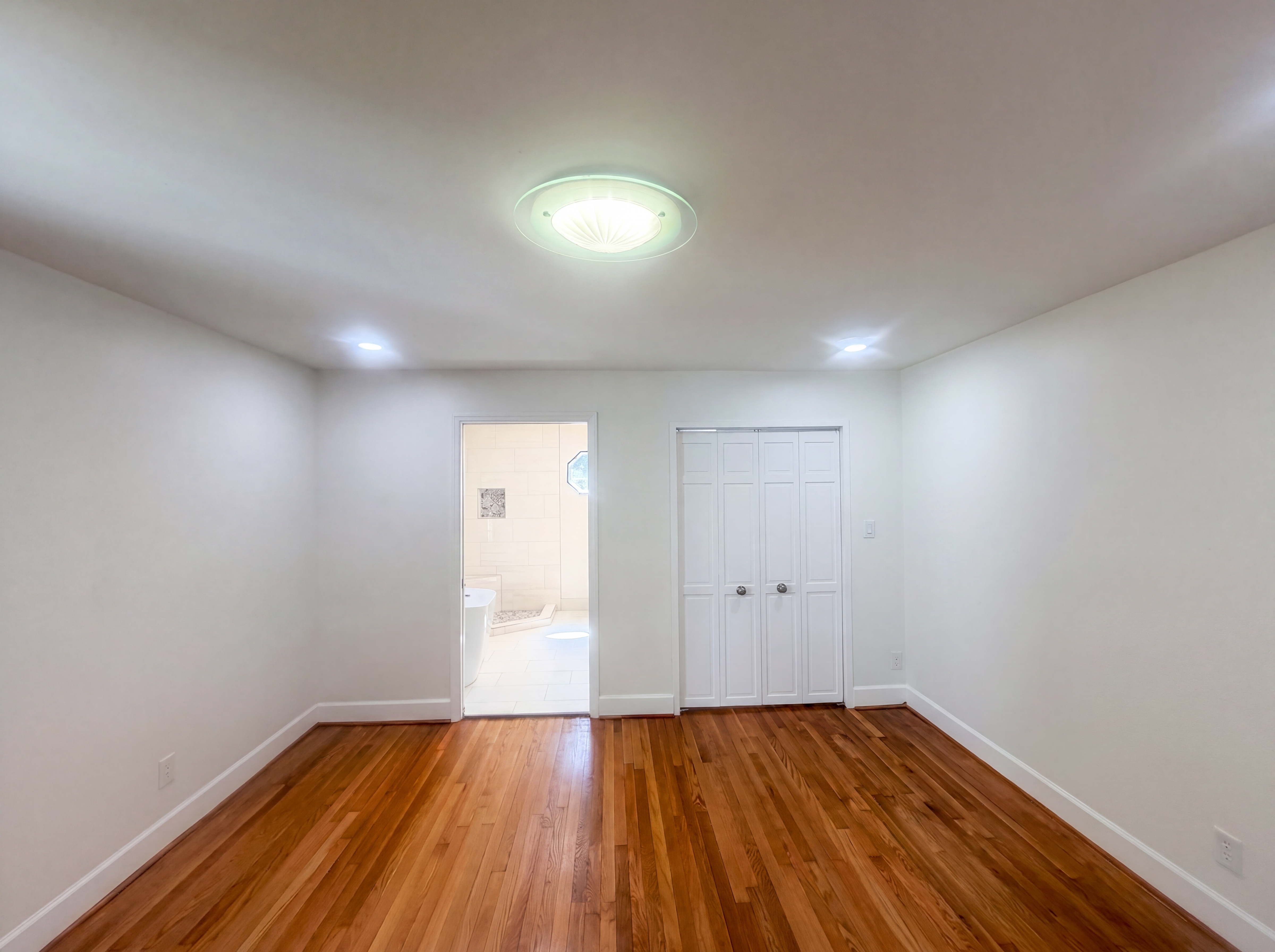 Photo 6 of 26 of 4700 Charlottesville Rd, Greensboro, NC