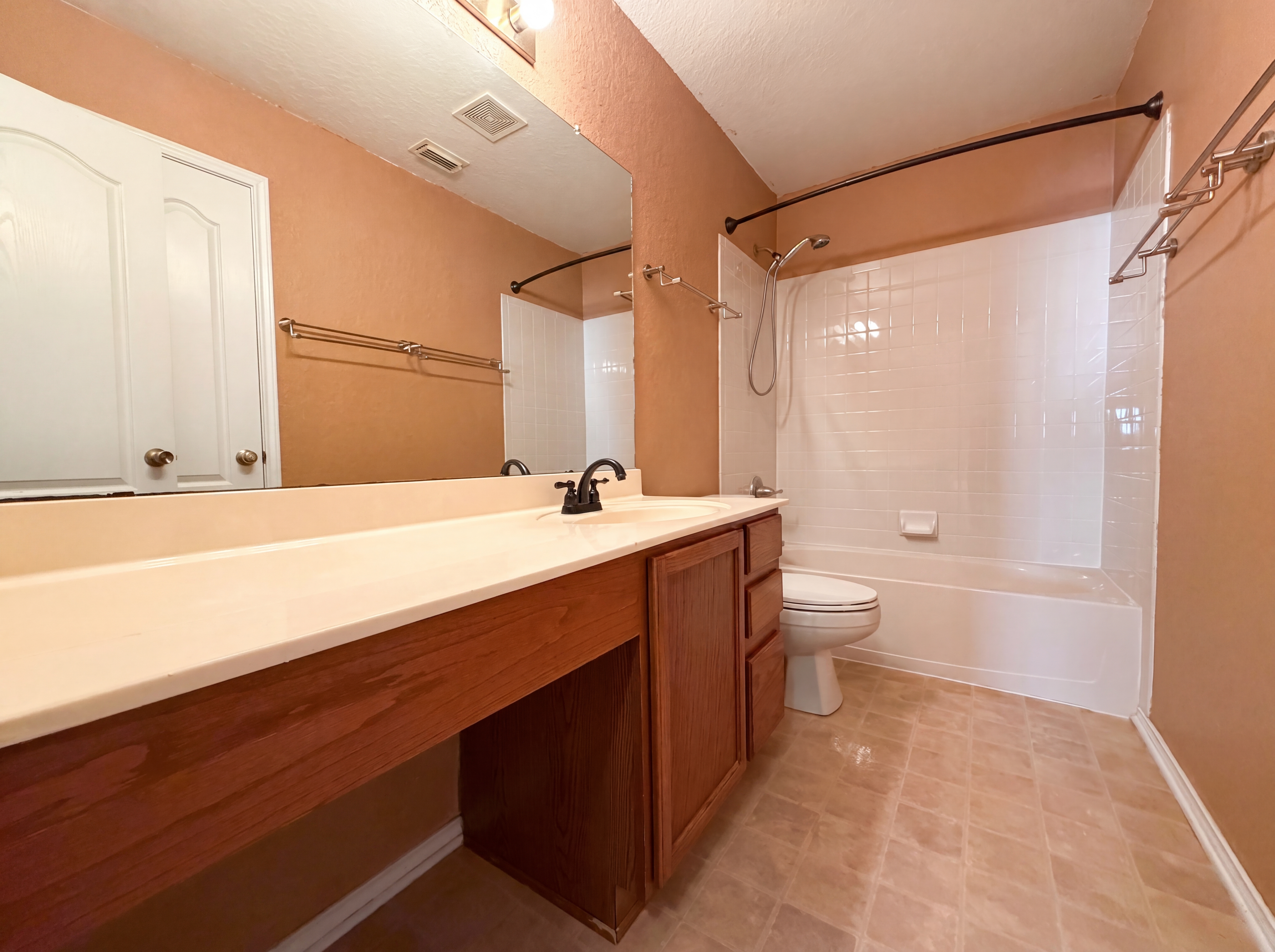 Photo 15 of 19 of 121 Springtree Fld, Cibolo, TX
