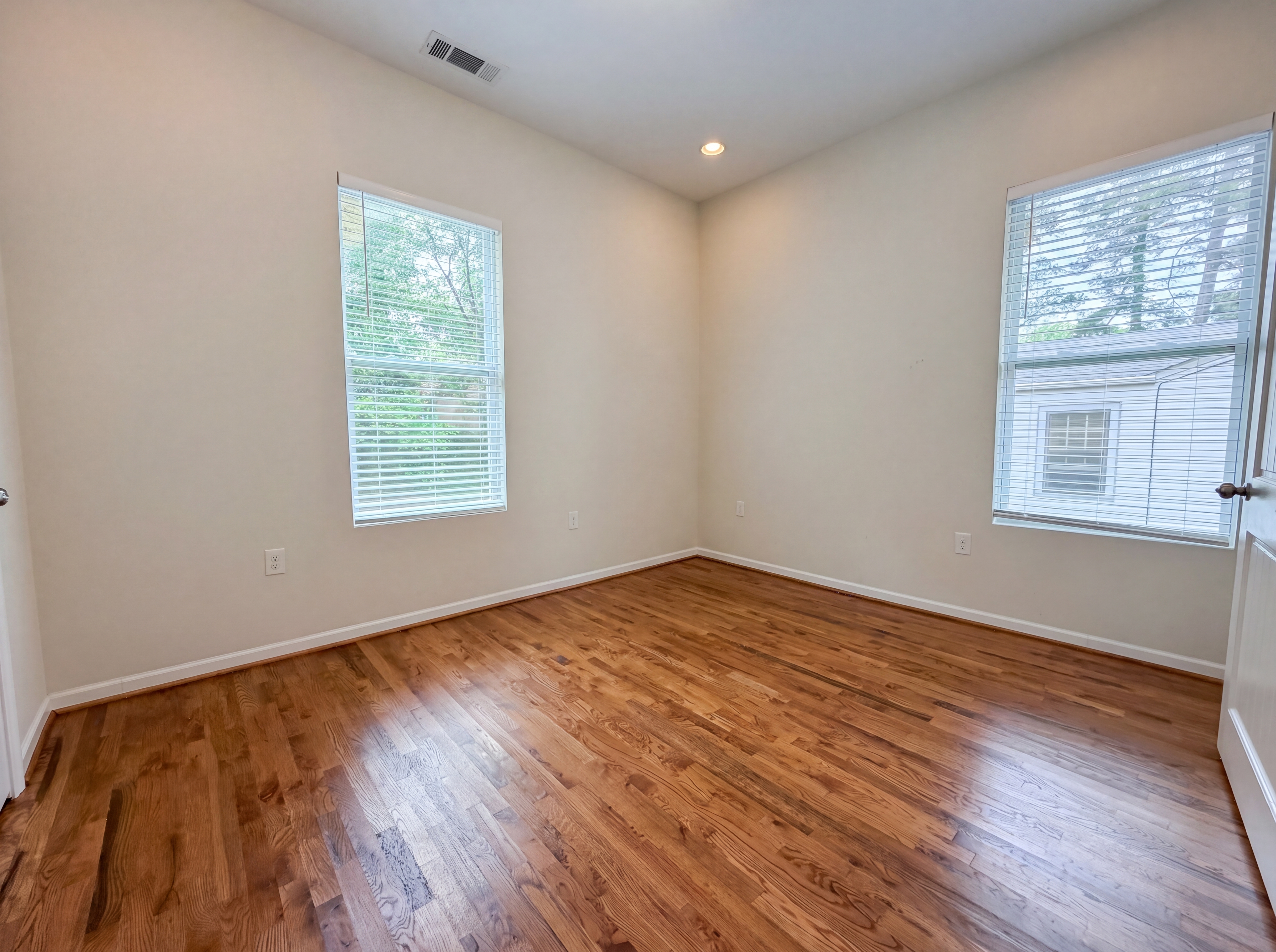Photo 14 of 22 of 861 77th St S, Birmingham, AL