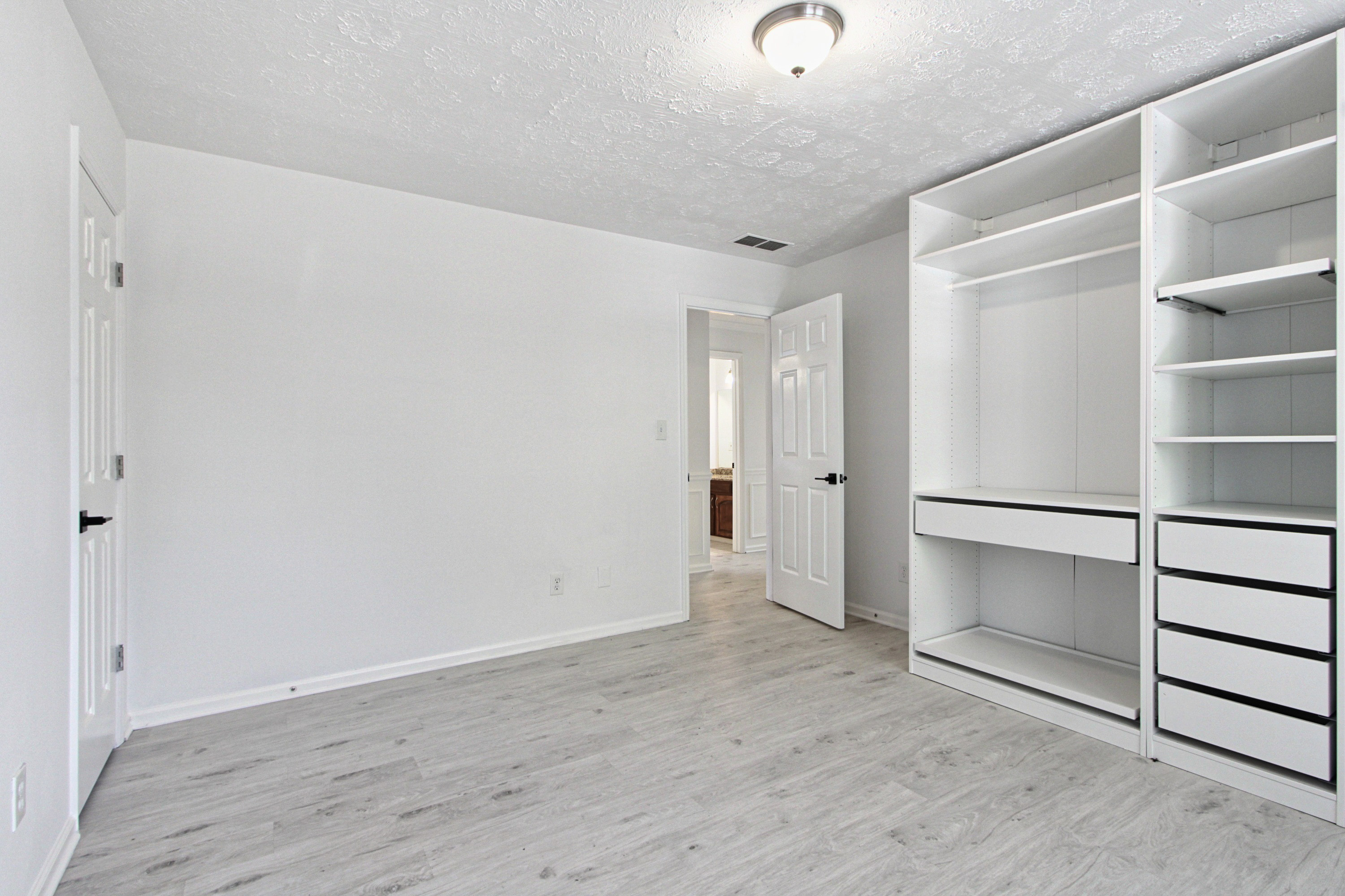 Photo 41 of 54 of 945 Brandon Ridge Dr, Roswell, GA