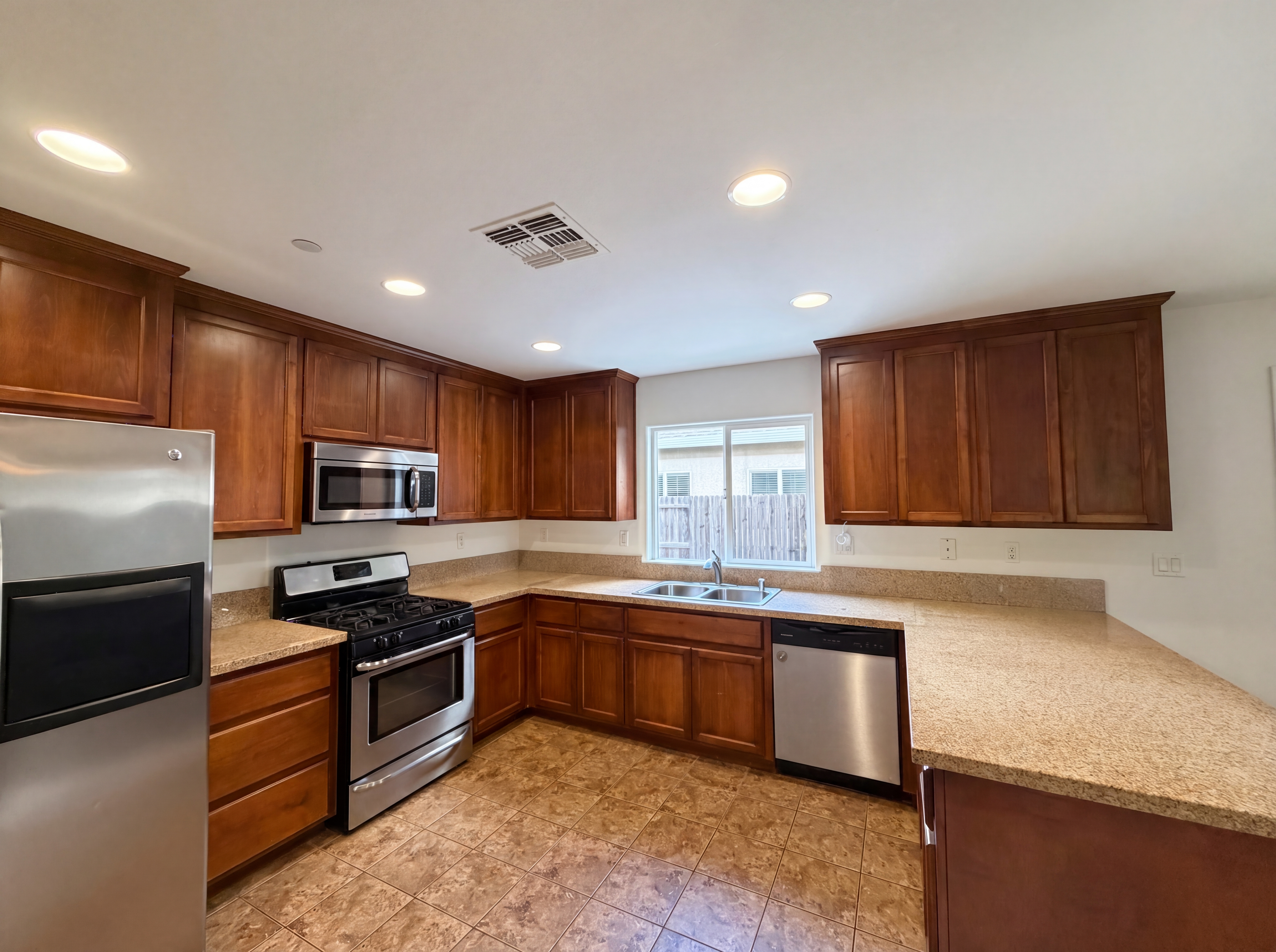 Photo 11 of 37 of 251 Sugnet Way, Sacramento, CA