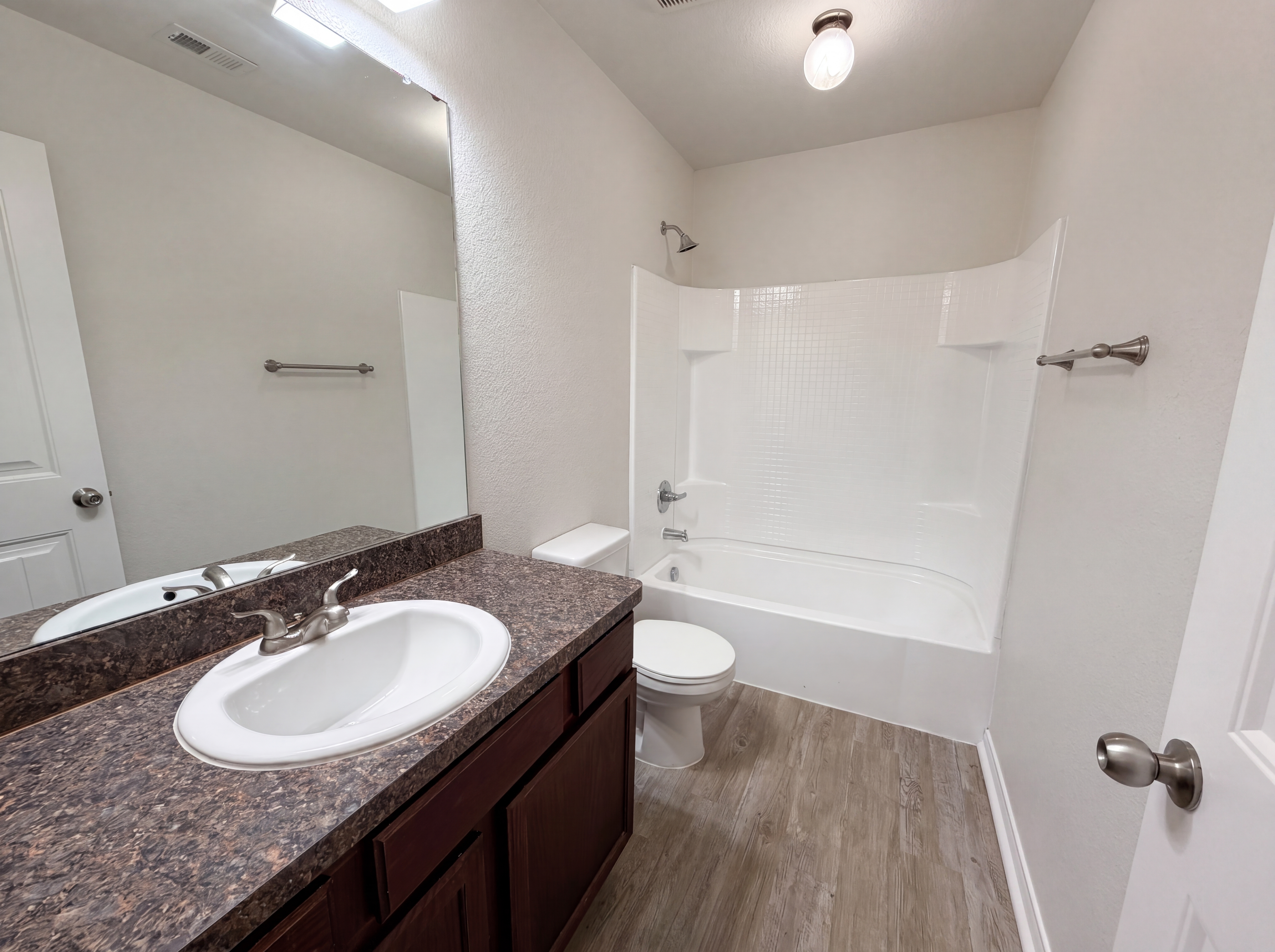 Photo 12 of 18 of 2824 Saint Bernard Dr, Dallas, TX