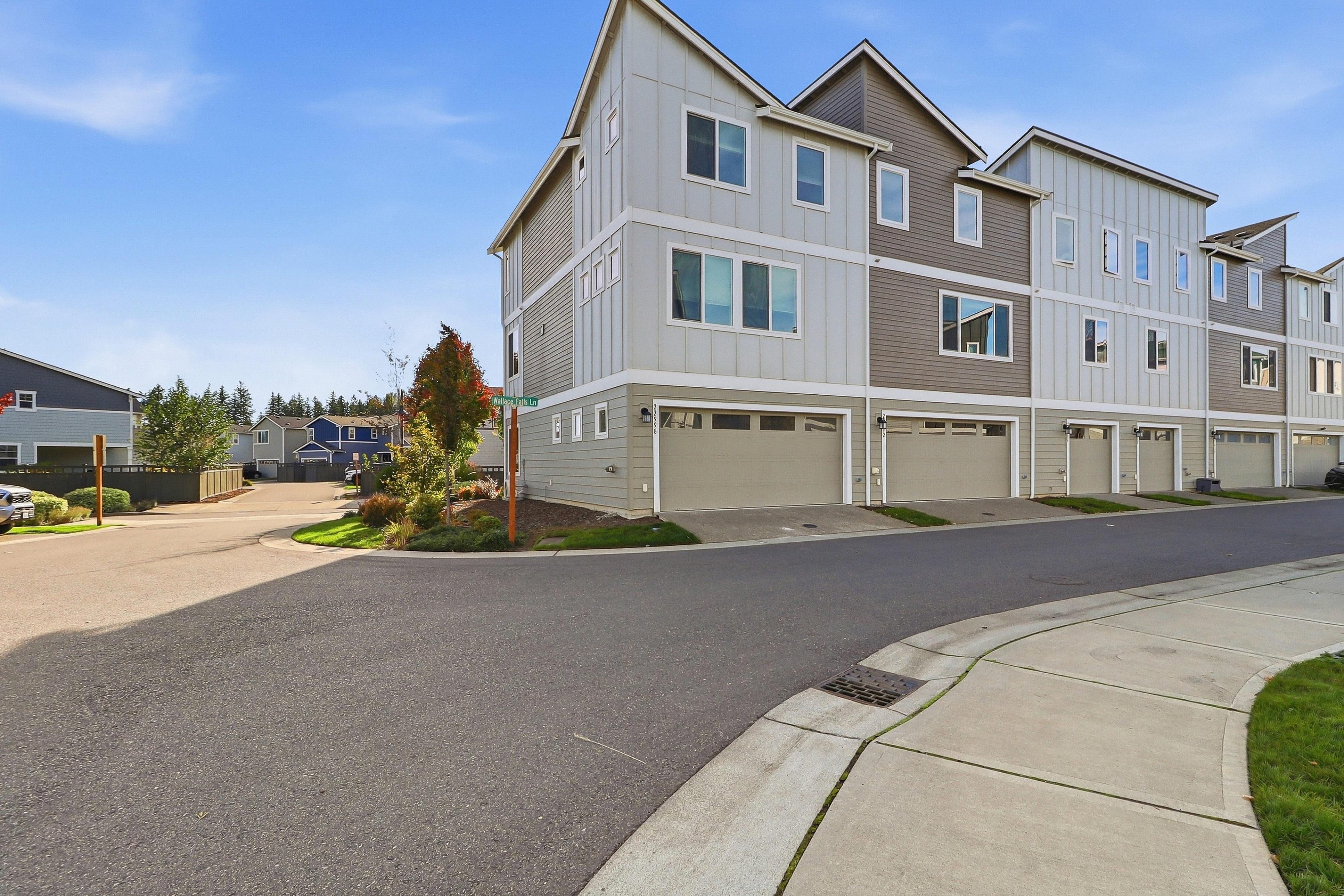 Photo 5 of 36 of 22998 SE Cherry St, Black Diamond, WA