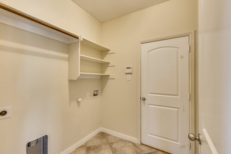 Photo 14 of 30 - 1517 Nightingale Dr, Aubrey, TX 76227