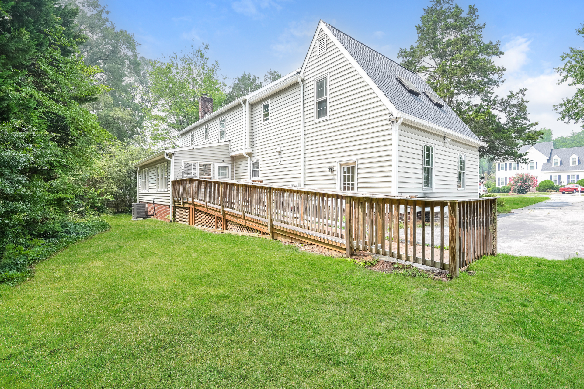 Photo 5 of 21 of 8201 Yolanda Rd, Henrico, VA