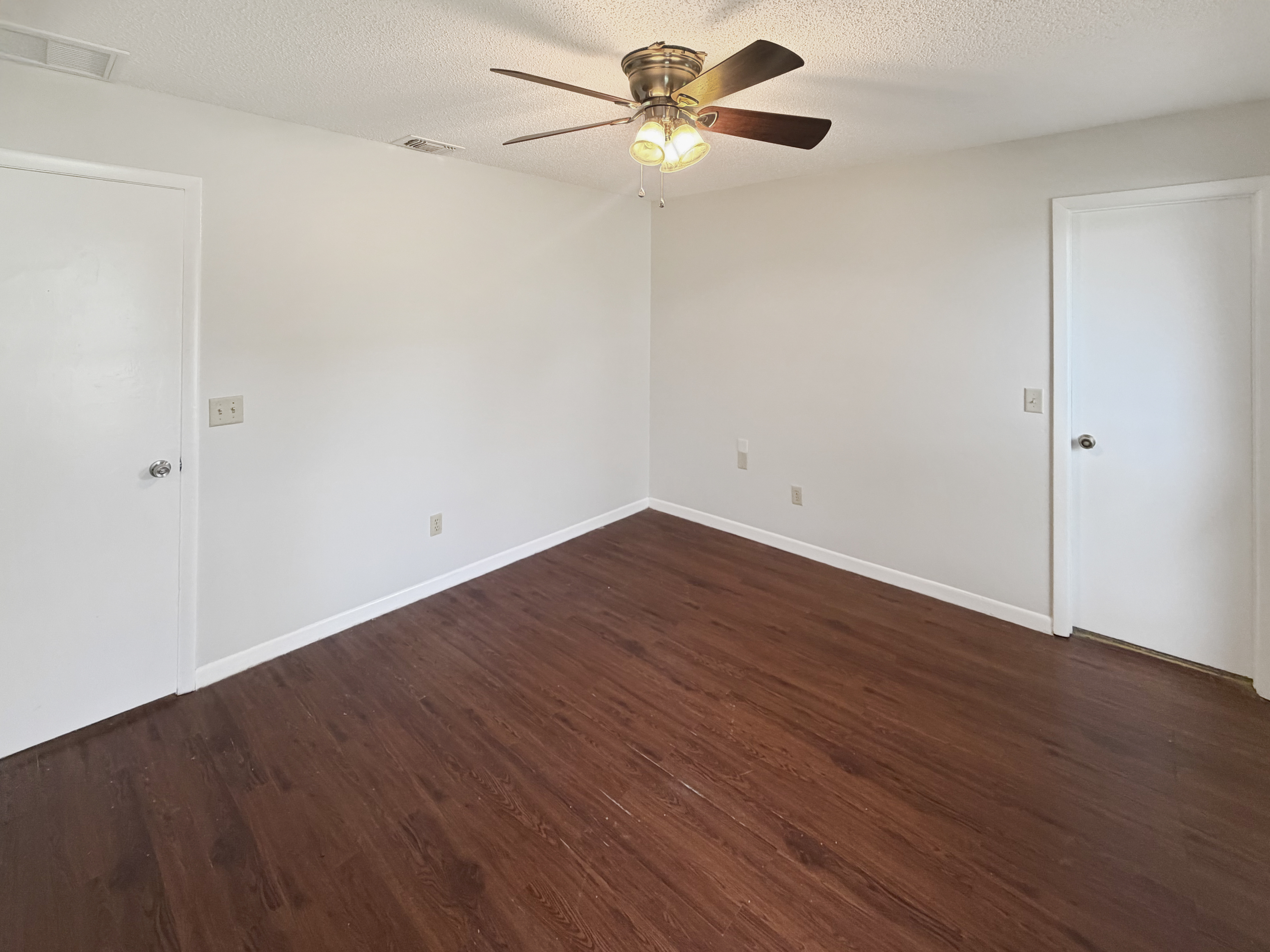 Photo 11 of 38 of 2305 SW Fern Cir, Port Saint Lucie, FL