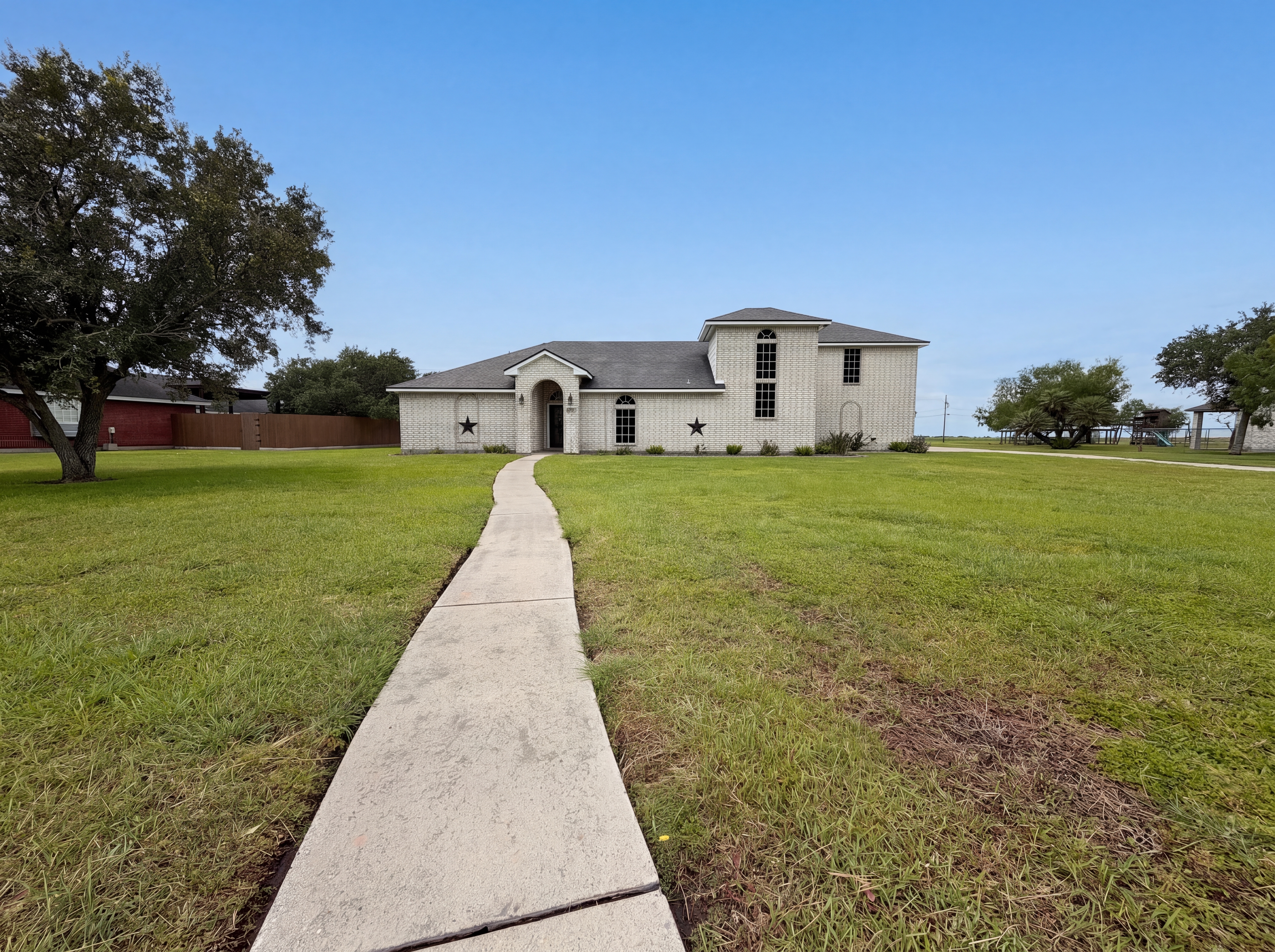 Photo 6 of 20 of 6041 King Trl, Corpus Christi, TX