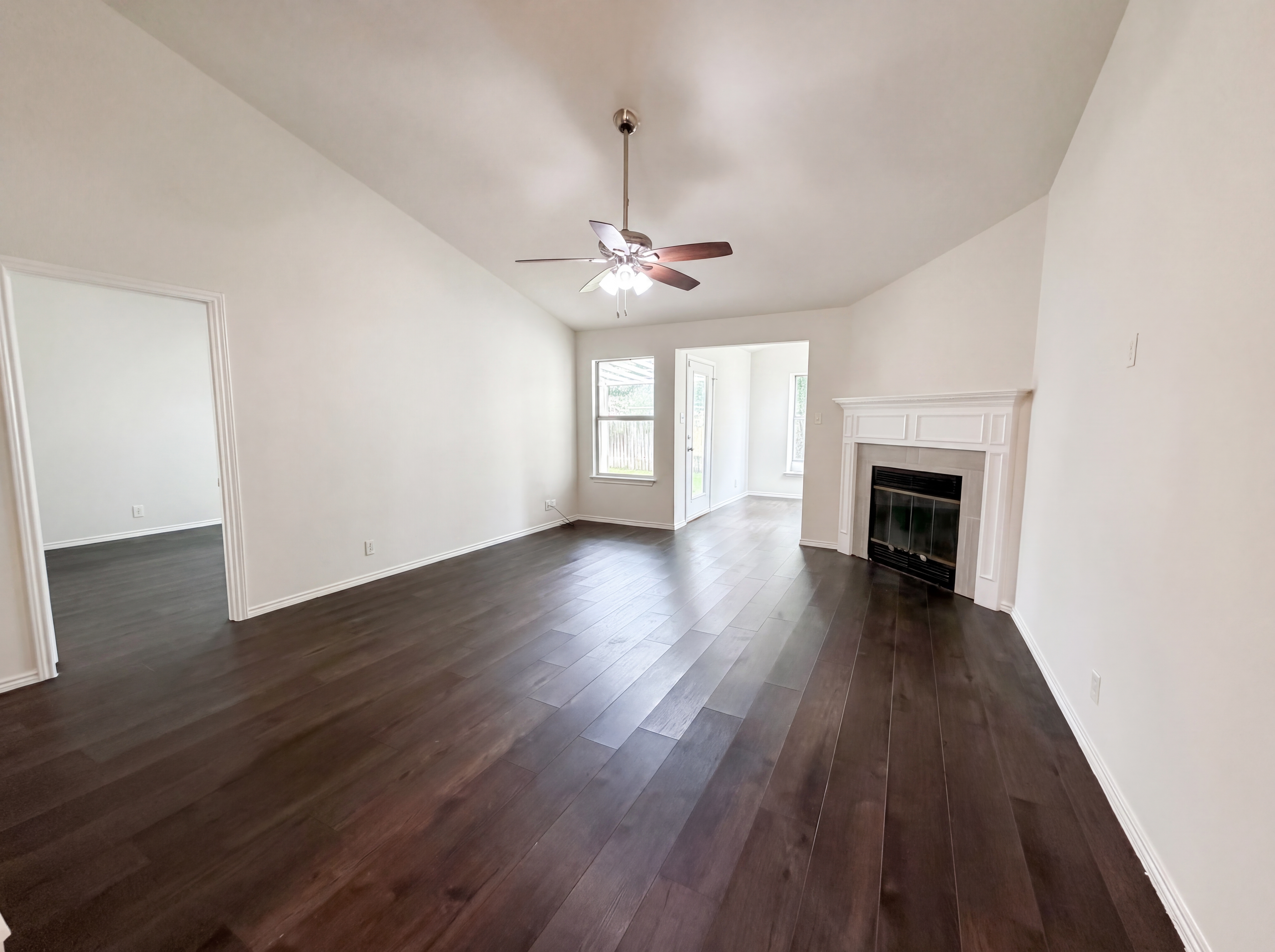 Photo 3 of 16 of 612 Pecos Dr, Temple, TX