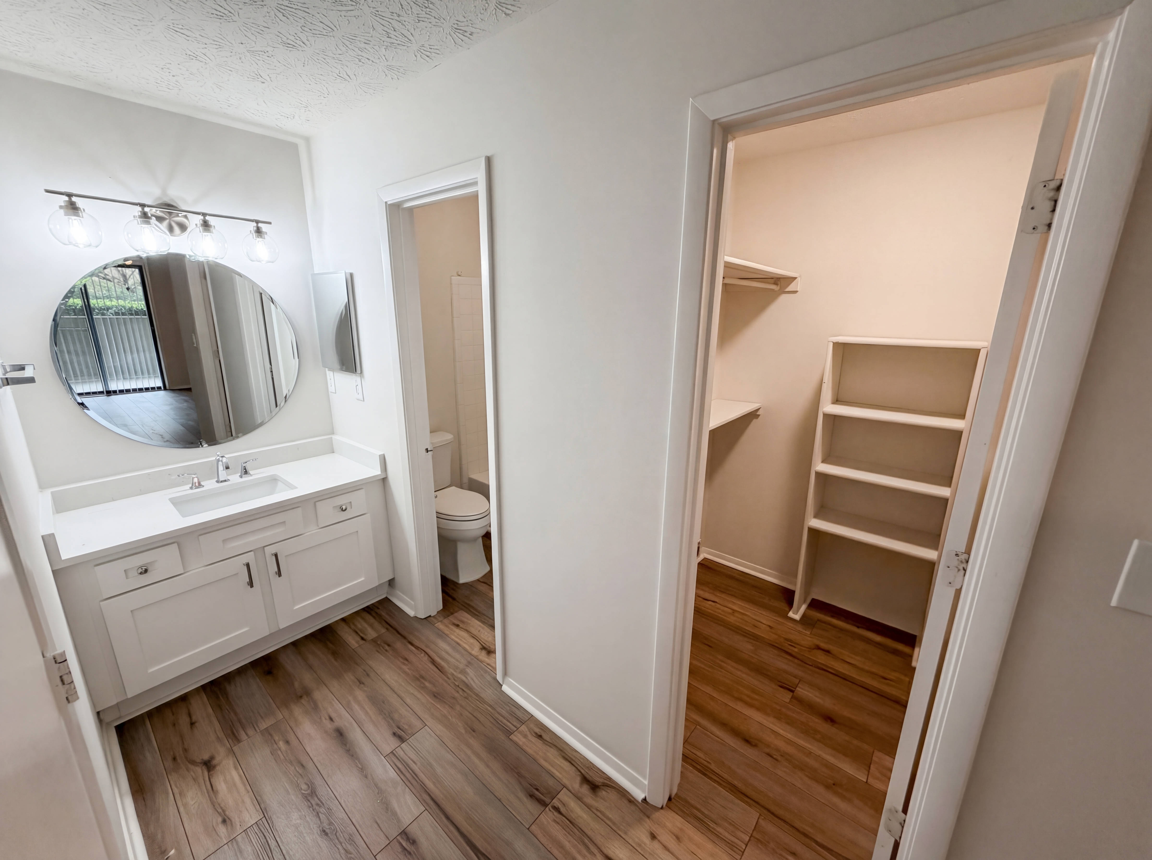 Photo 7 of 24 of 1013 Dunbar Dr, Atlanta, GA