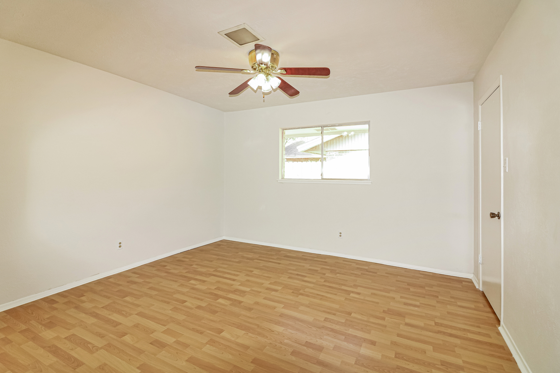 Photo 18 of 21 of 6409 Coral Gables Dr, Corpus Christi, TX