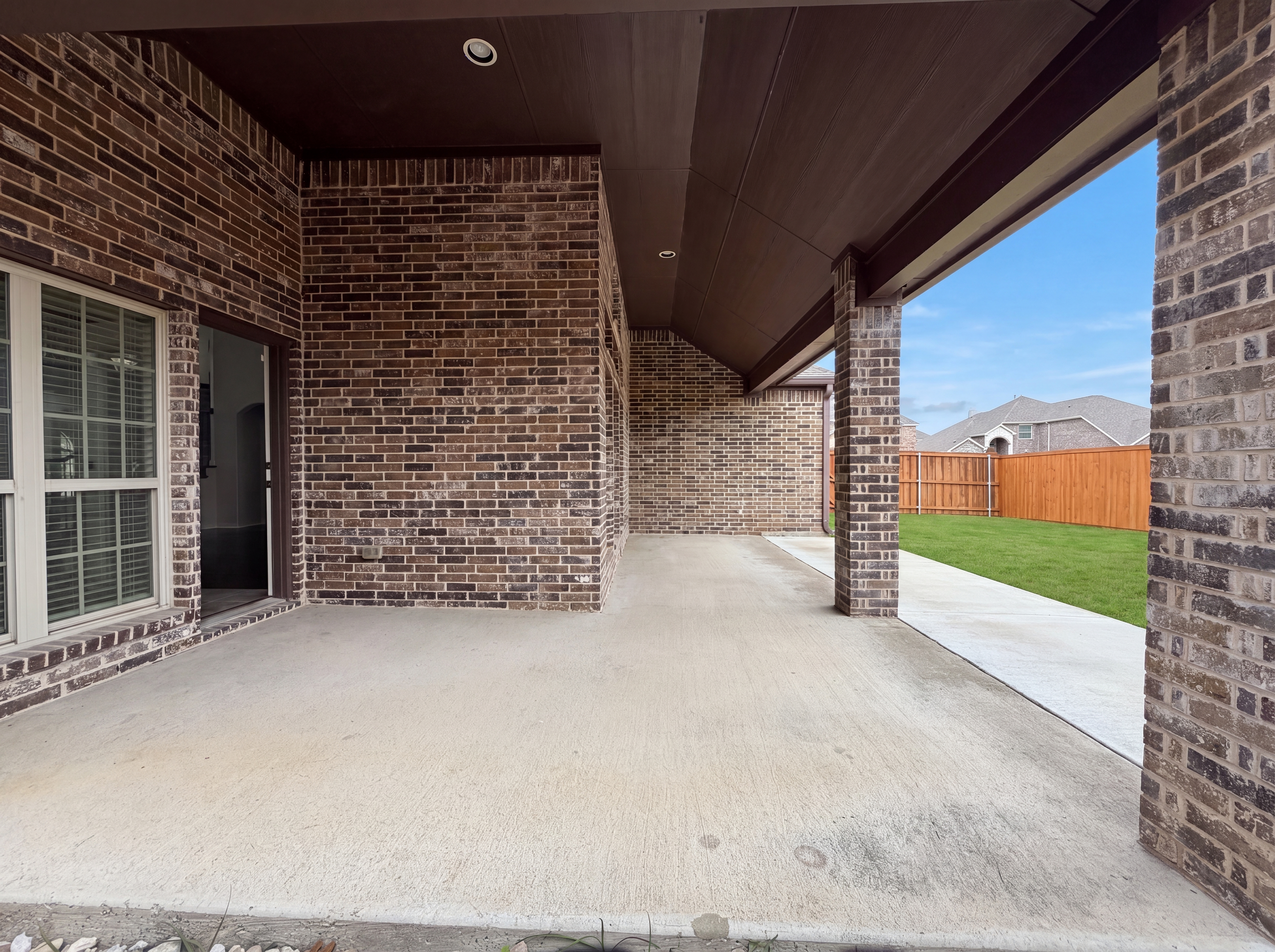 Photo 27 of 29 of 2948 Almansa, Grand Prairie, TX