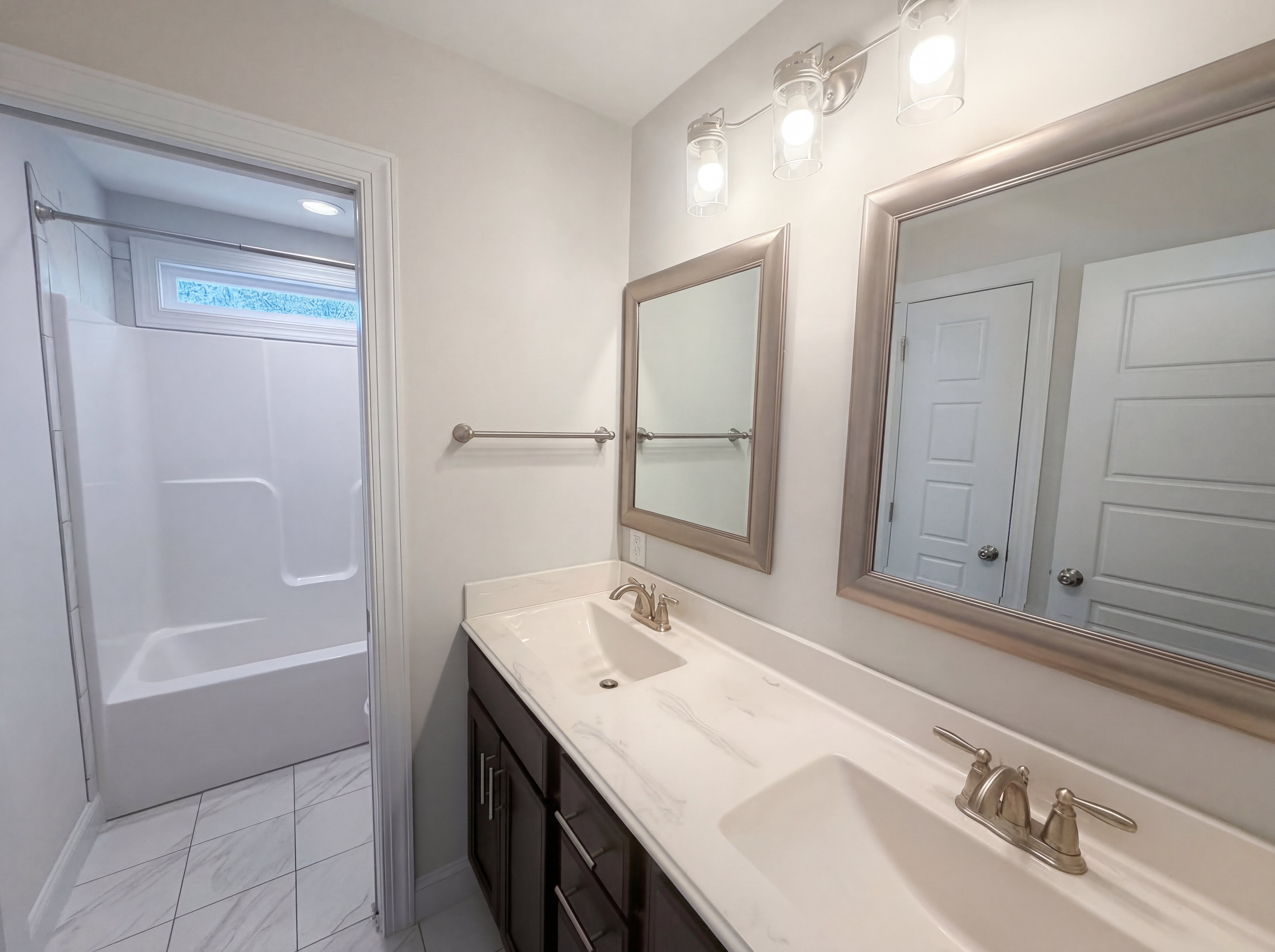 Photo 6 of 21 of 333 Oakhaven Dr, Holly Springs, NC