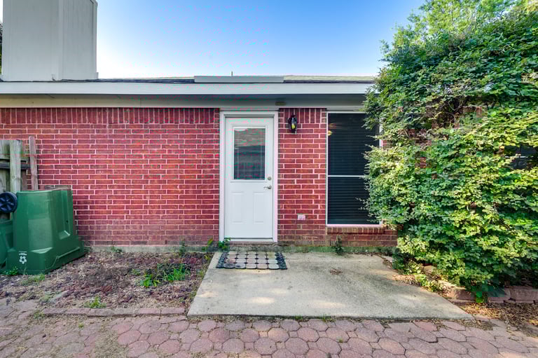 Photo 24 of 25 - 7502 Yorkmeadow Dr, Arlington, TX 76001