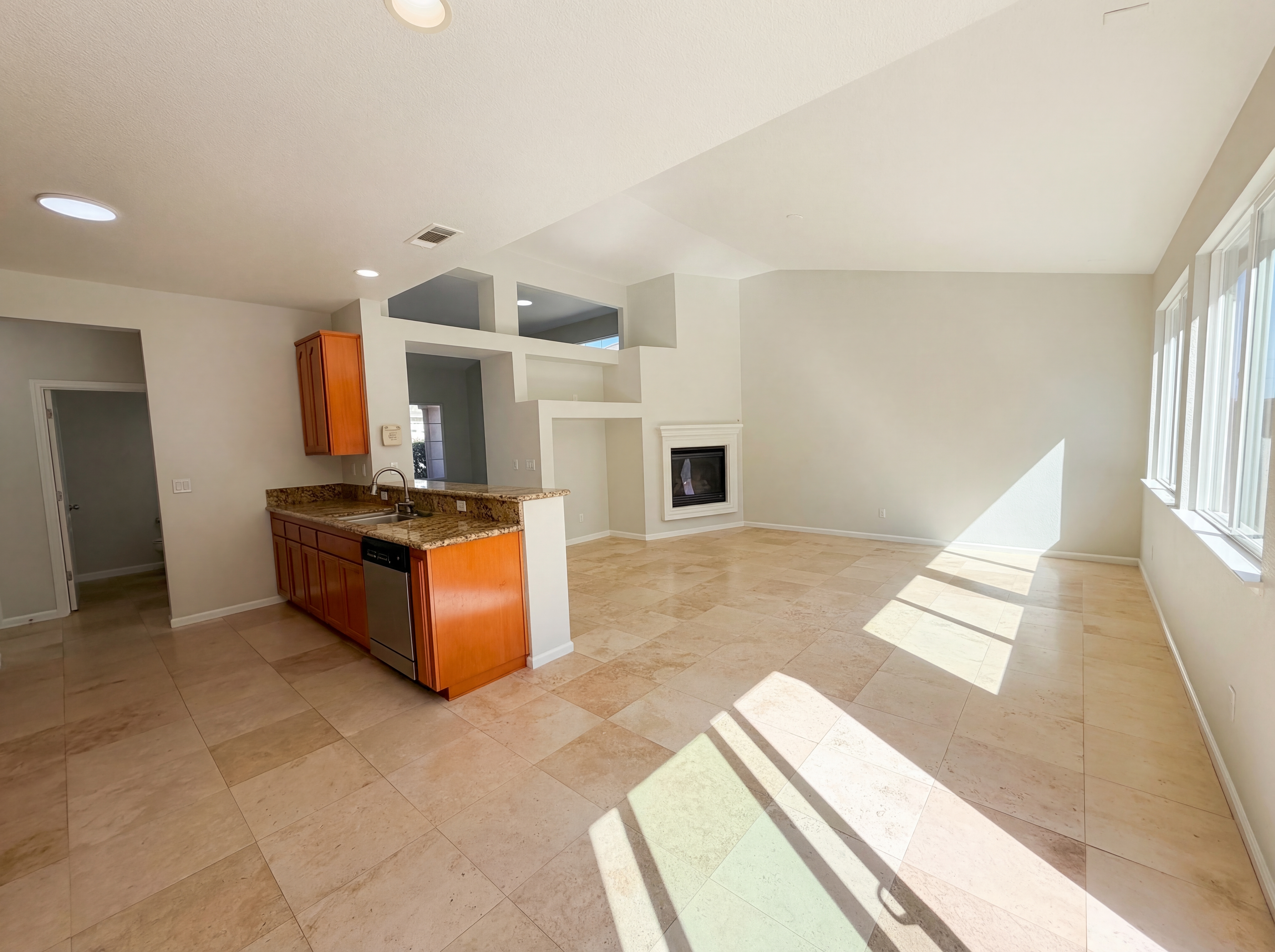 Photo 16 of 47 of 1257 Brooktrail Dr, Pittsburg, CA