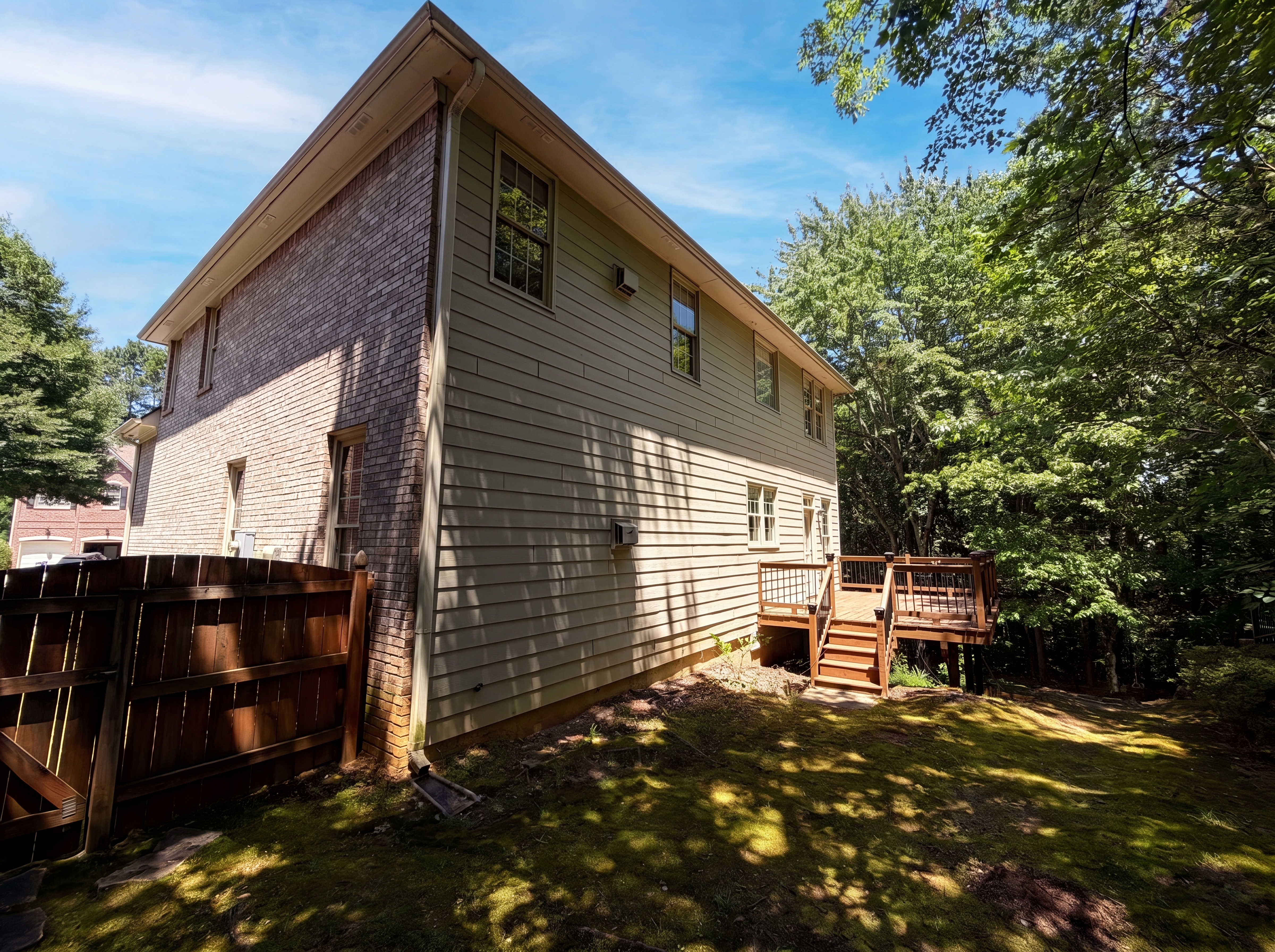 Photo 5 of 38 of 1231 Dunwoody Village Dr, Atlanta, GA