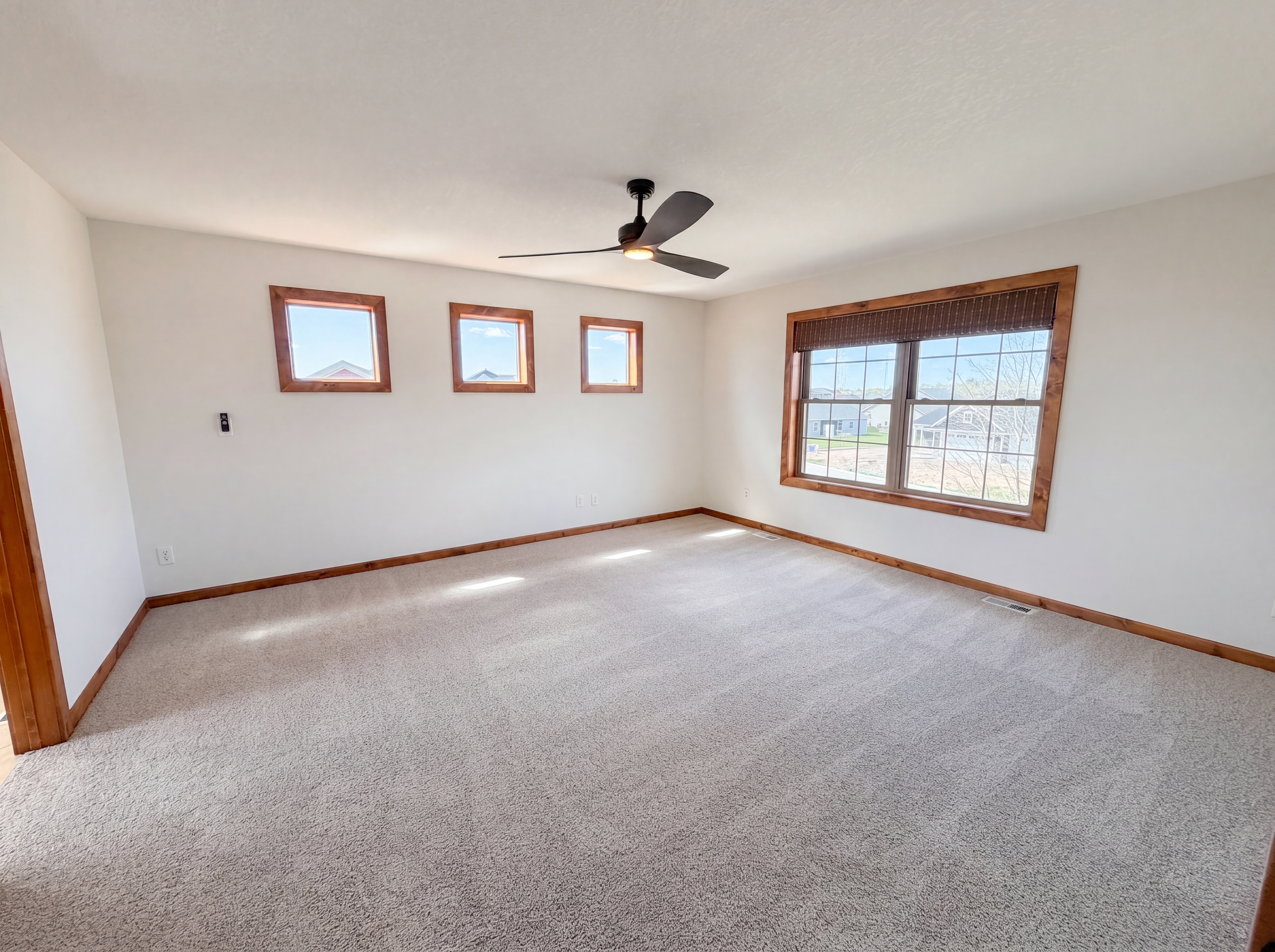 Photo 4 of 34 of 3072 Nottingham Rd S, St. Cloud, MN
